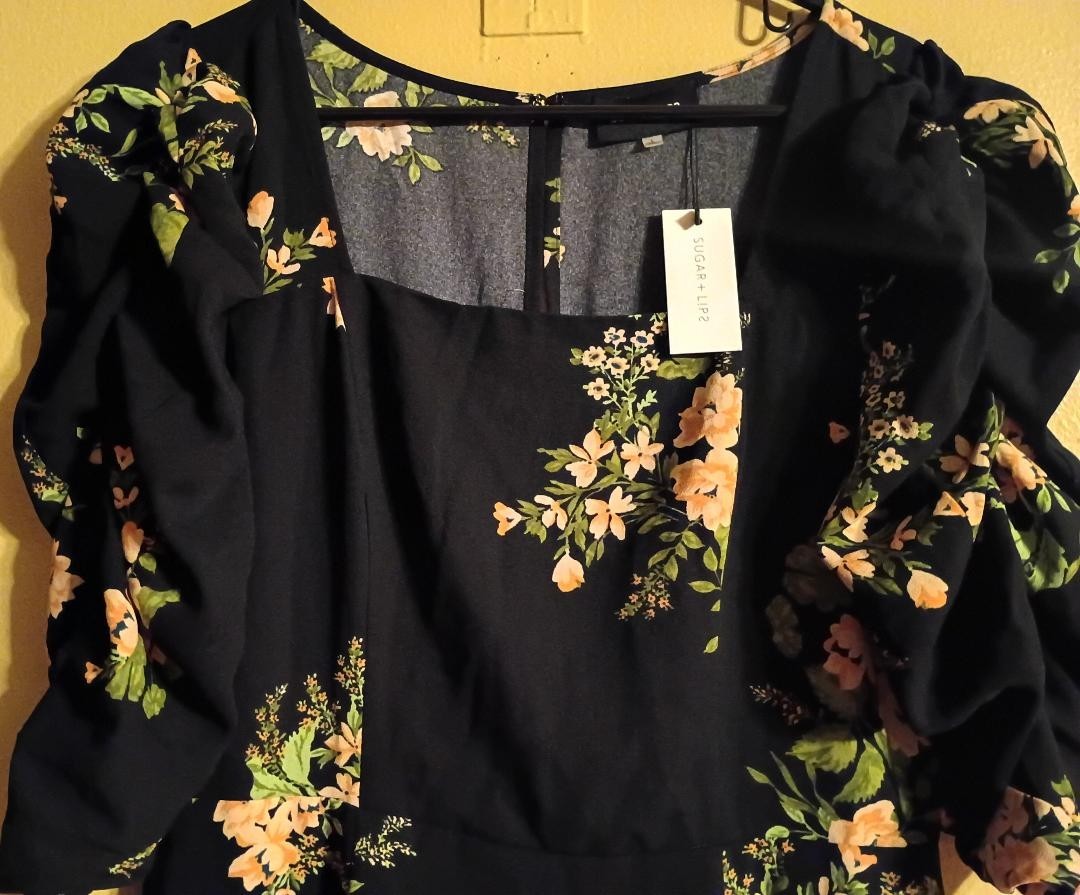 NEW Sugar Lips Jasleen Floral Ruched Sleeves Midi Dress