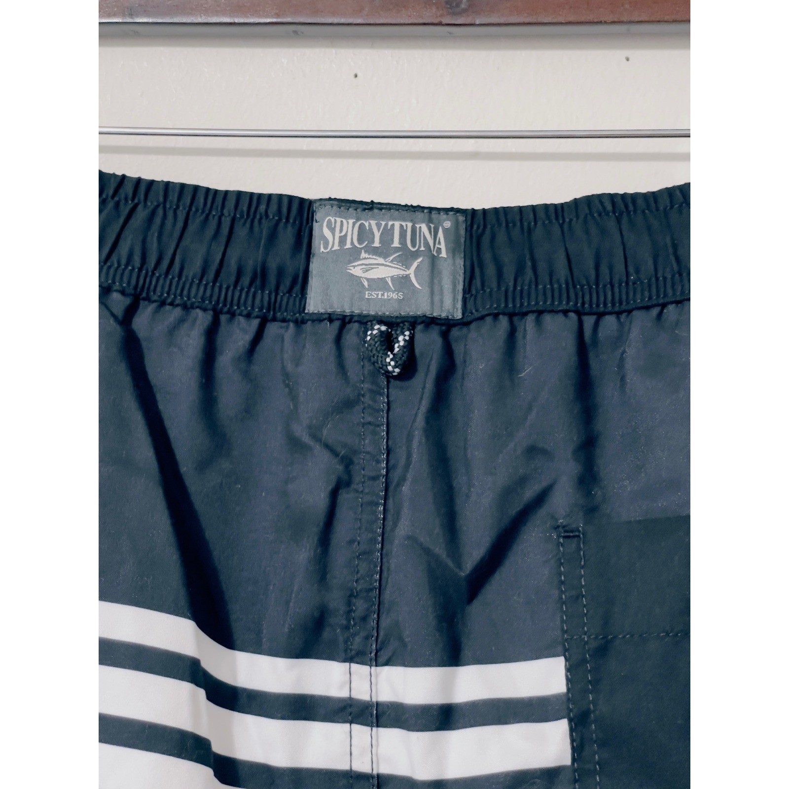 Spicy Tuna Mens Swim Trunks Medium Navy Blue White Red Striped Board Shorts