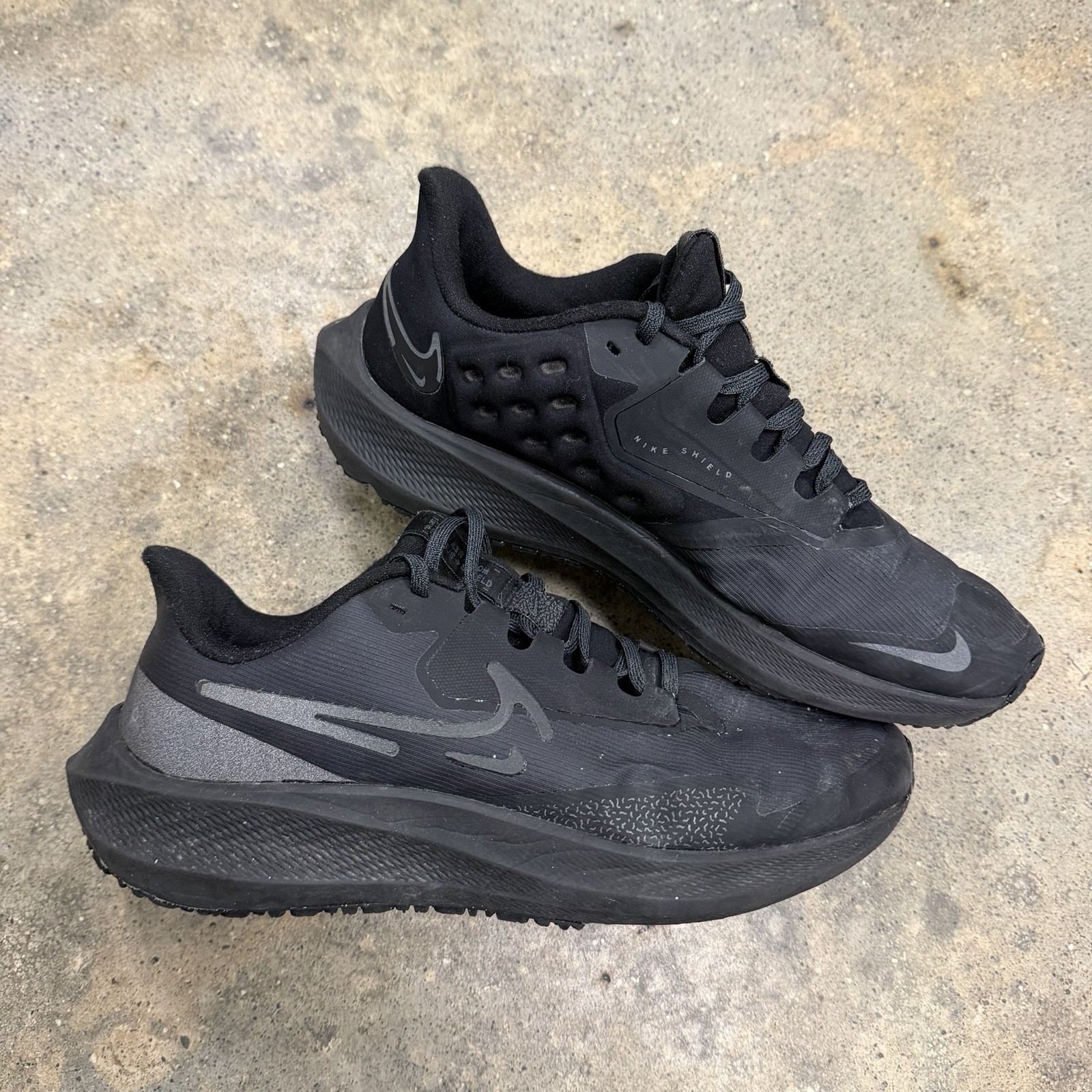 Nike Air Zoom Pegasus 39 Shield Mens 7.5 Low All Black Sneaker Shoes DO7625-001