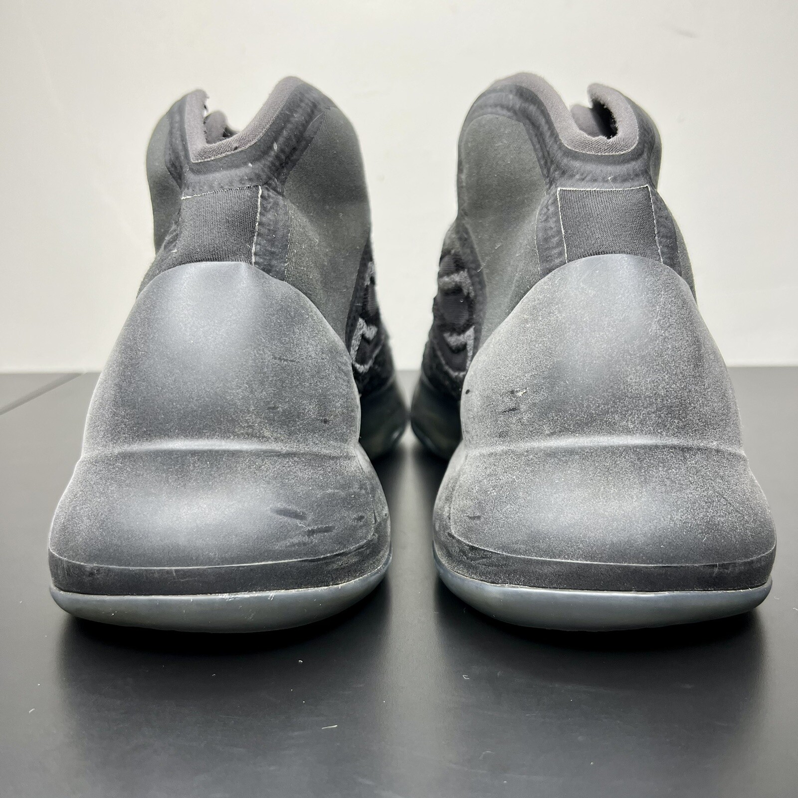 Size 8 – Yeezy QNTM Onyx