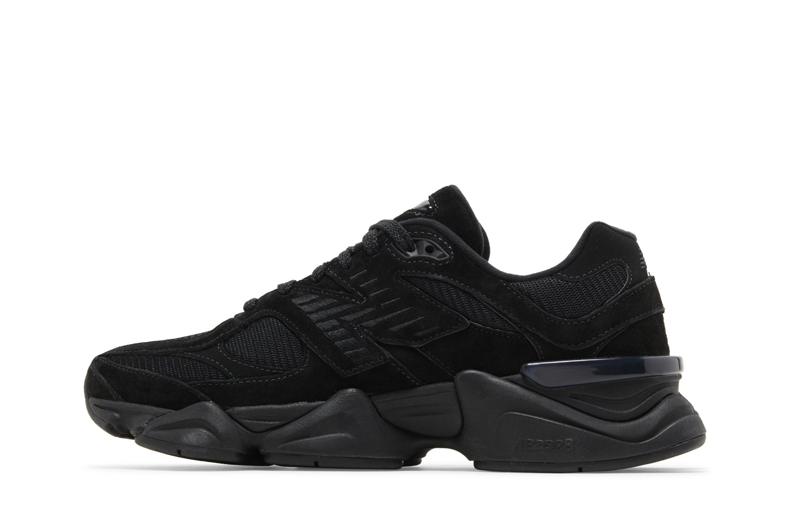 Level SS/New – New Balance 9060 ‘Triple Black’ U9060BPM