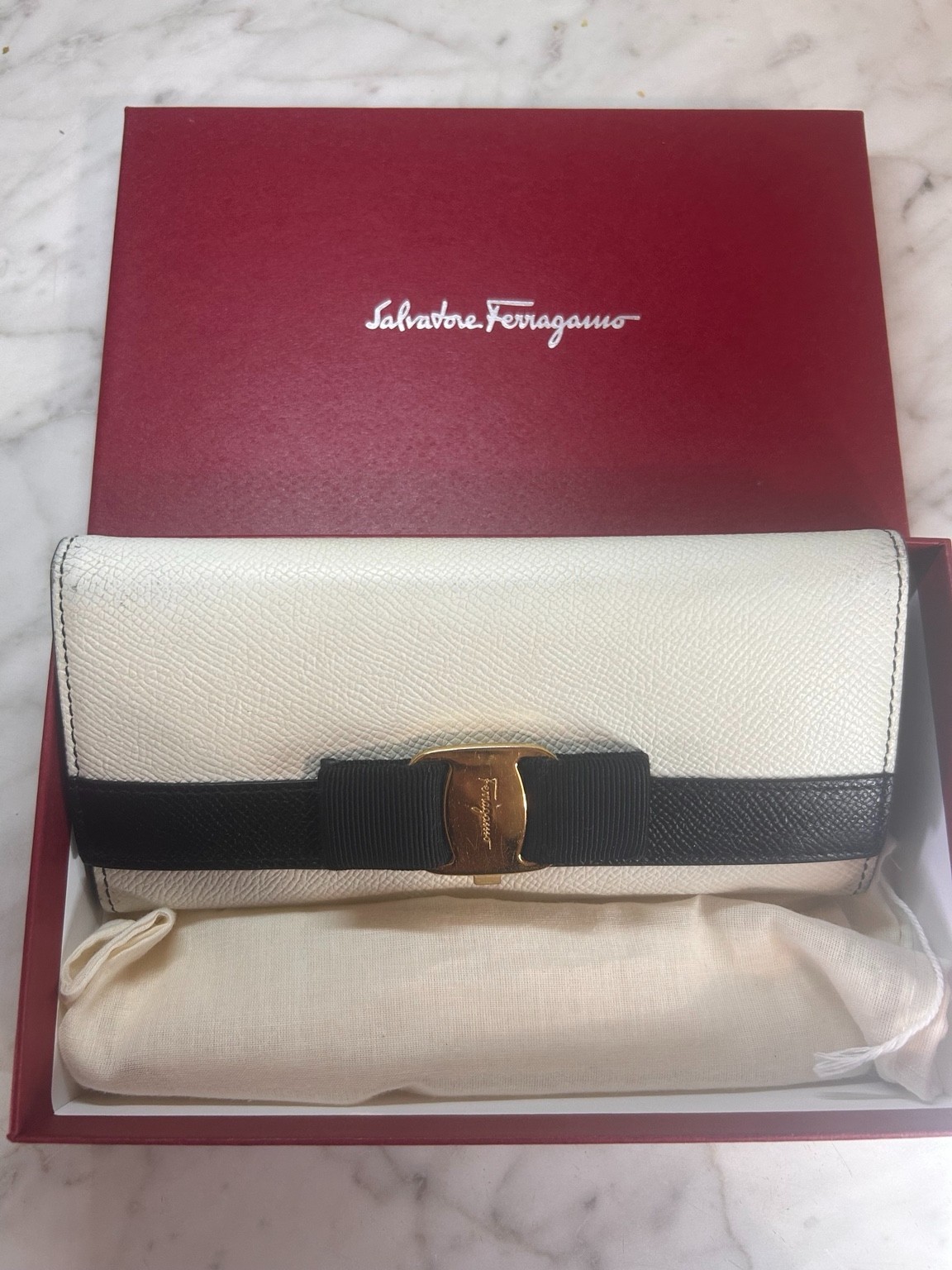 Salvatore Ferragamo Long Wallet Purse Leather Gold Bow with Box