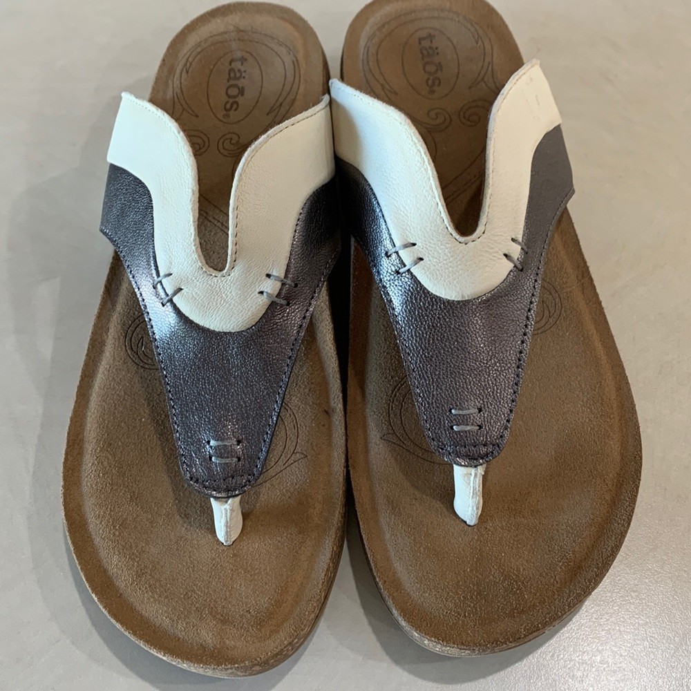 Taos Cream Silvery Gray Sandals Size 7-7.5 Comfort Wedge Shoes