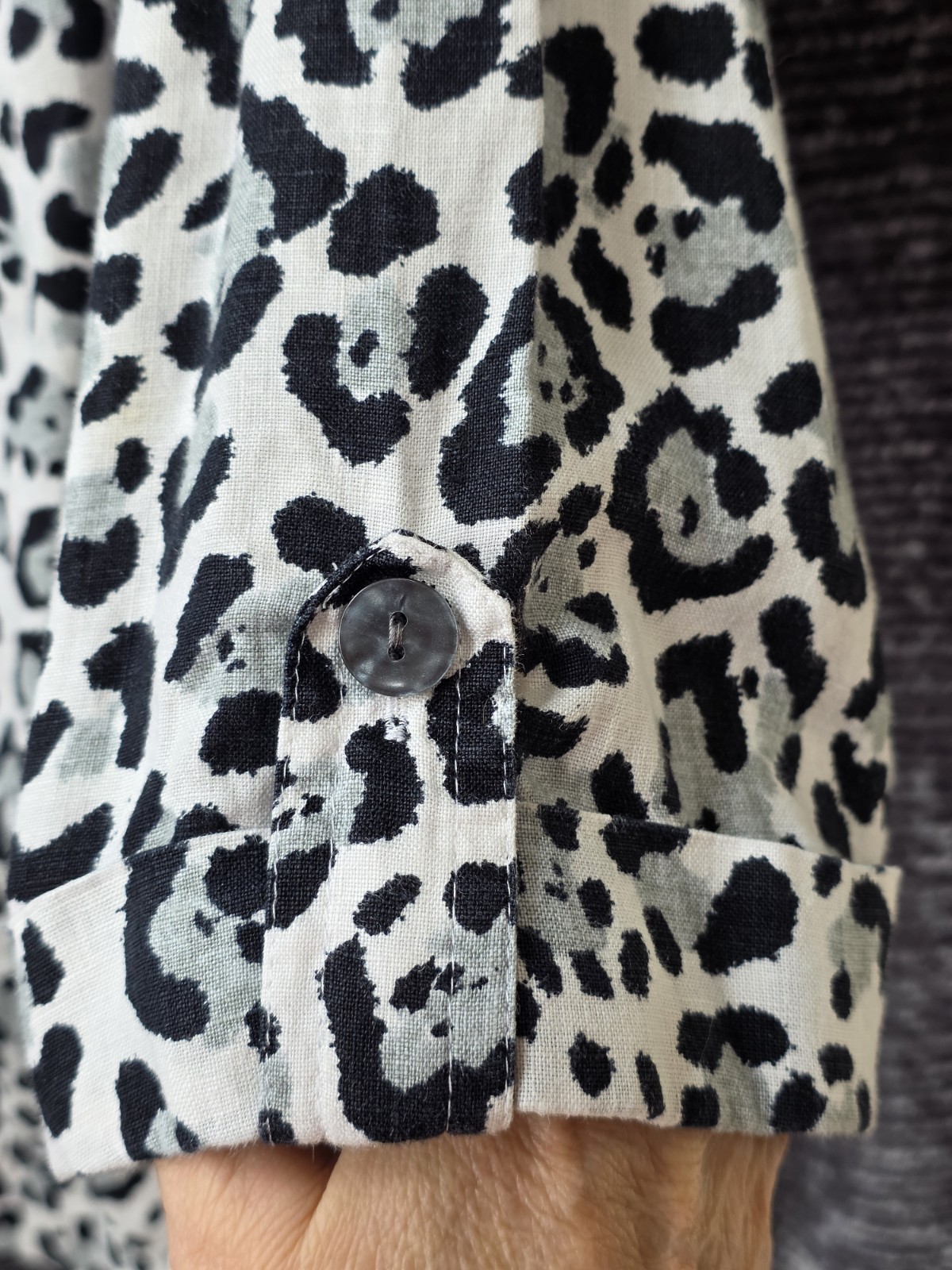 Jones New York Women’s Large Leopard Print Blouse 100% Linen Button Down 3qtr Sl