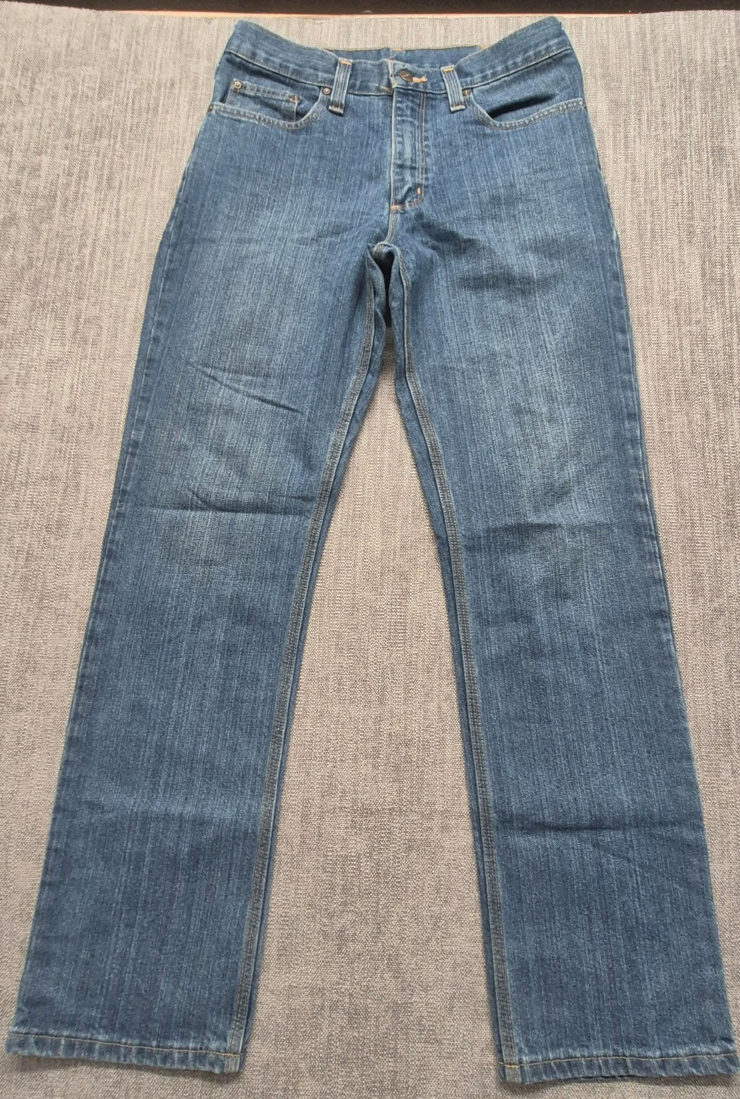 Carhartt Traditional Fit men’s medium wash denim blue jeans 32×32