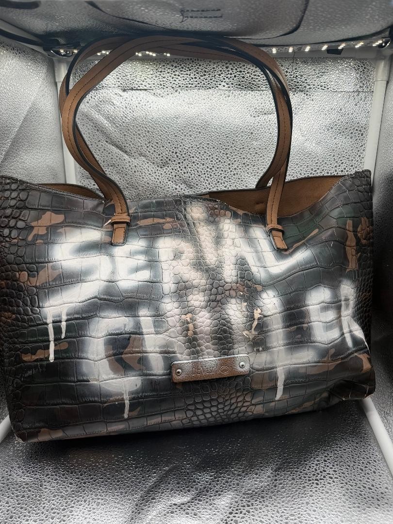 DE-VESI Tote (As Seen on TV) Vegan Crocodile Leather Camo “Serial Chiller”
