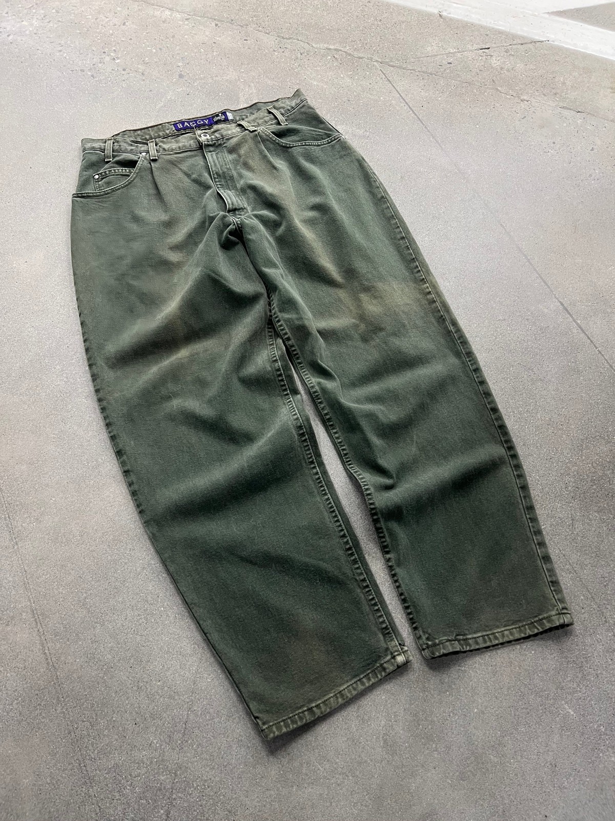 Vintage Levi’s SilverTab Baggy Jeans – 38”