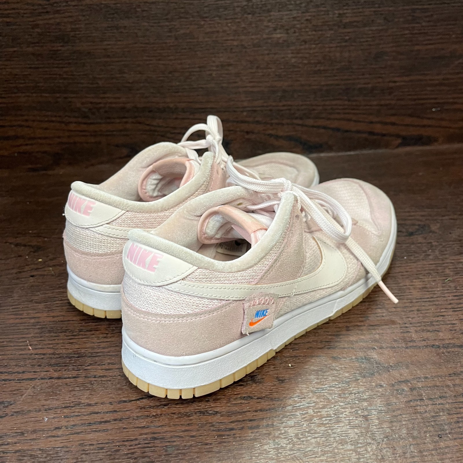 Nike Dunk Low SE “Teddy Bear” Women’s Size 10.5 Light Pink Sneakers DZ5318-640