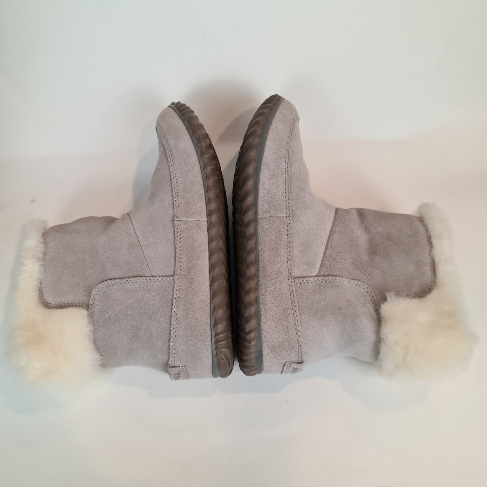 Sorel Out N About Bootie Gray Suede Faux Fur Winter Boots Womens 9 NL3073-061