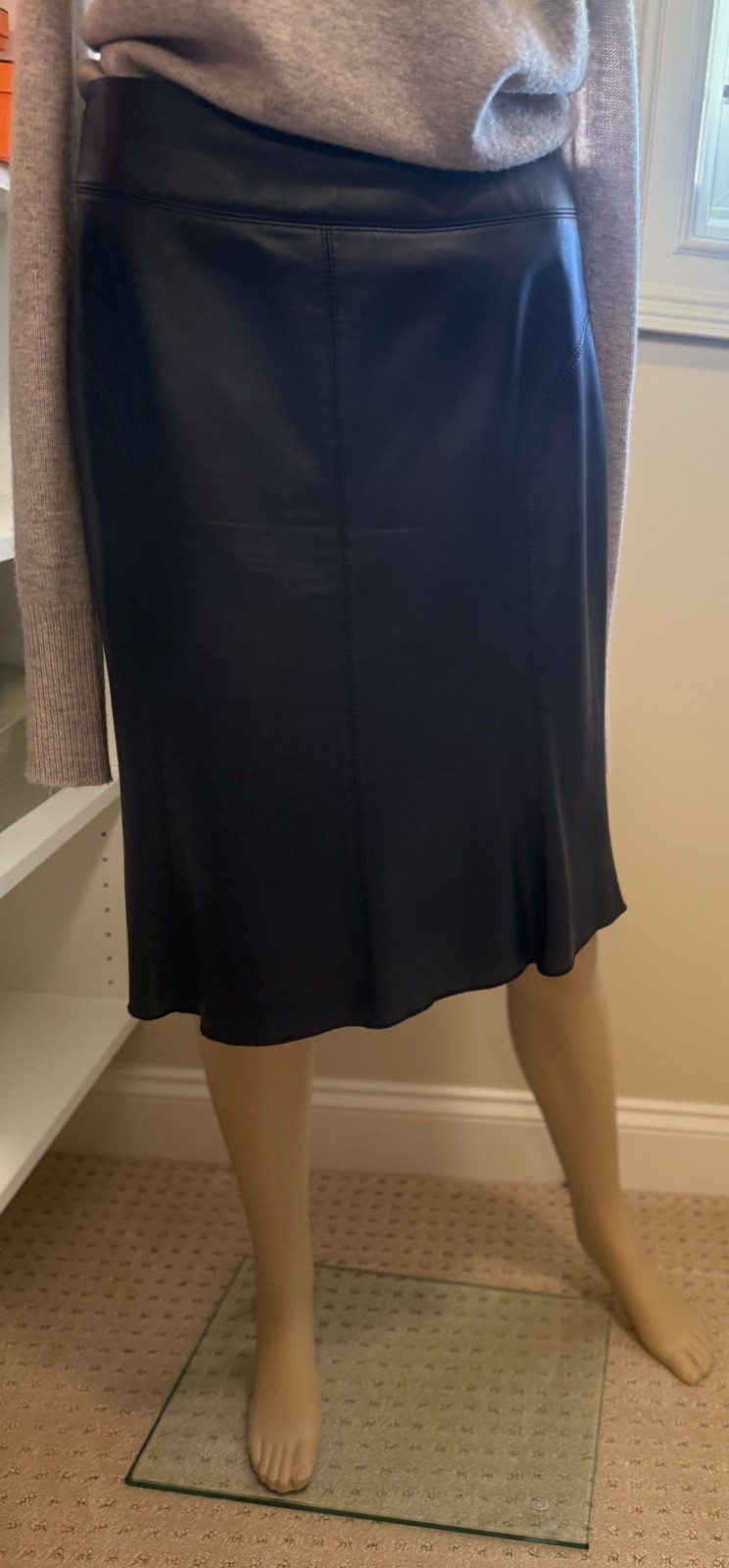 Tory Birch navy blue Lambskin leather skirt size 12.