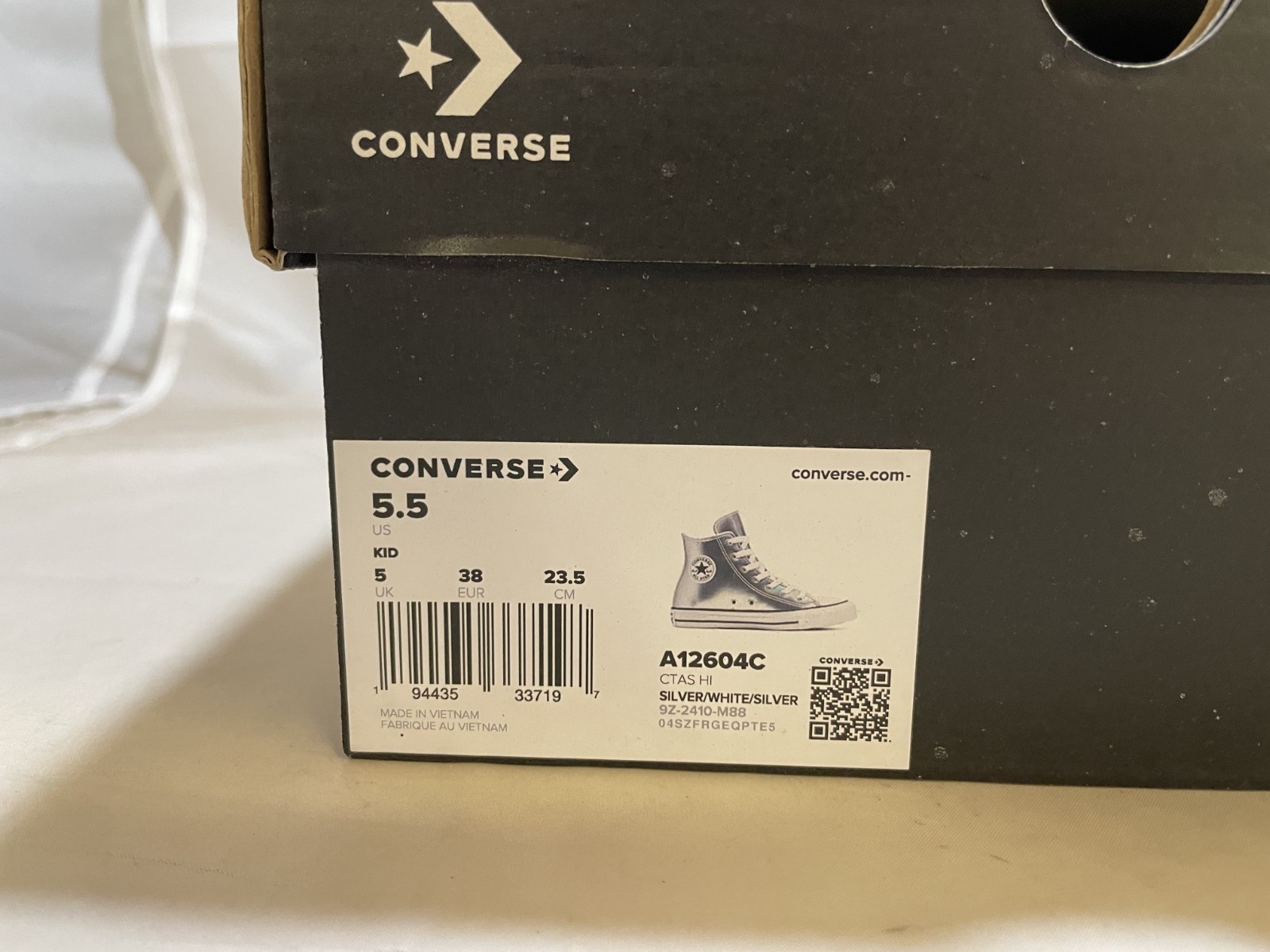 NEW Converse A12604C CTAS HI Youth Sneaker Metallic Silver White Silver Size