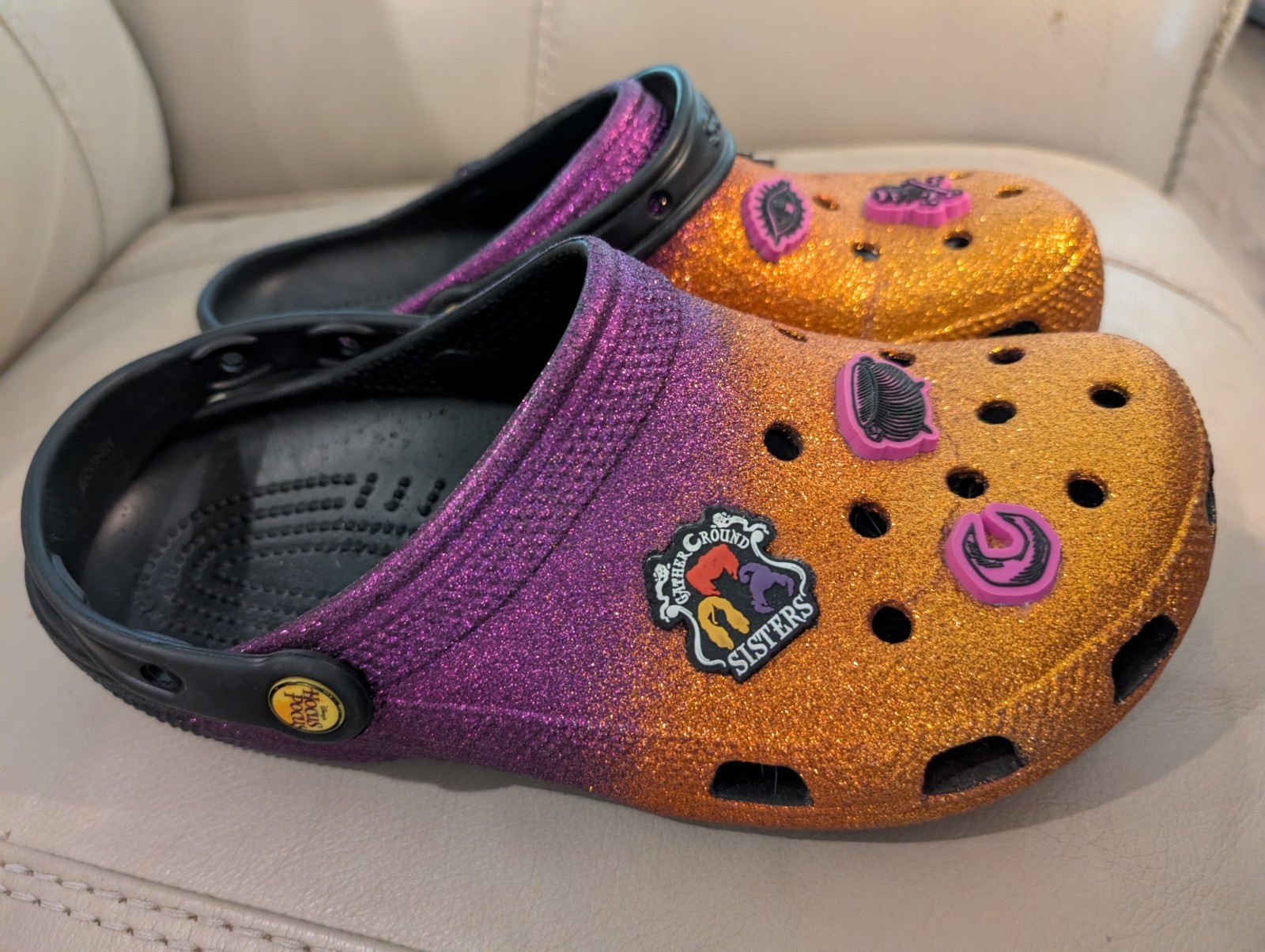Disney x Crocs Hocus Pocus Clogs Unisex Size M8 W10 Purple Orange Glitter NEW!
