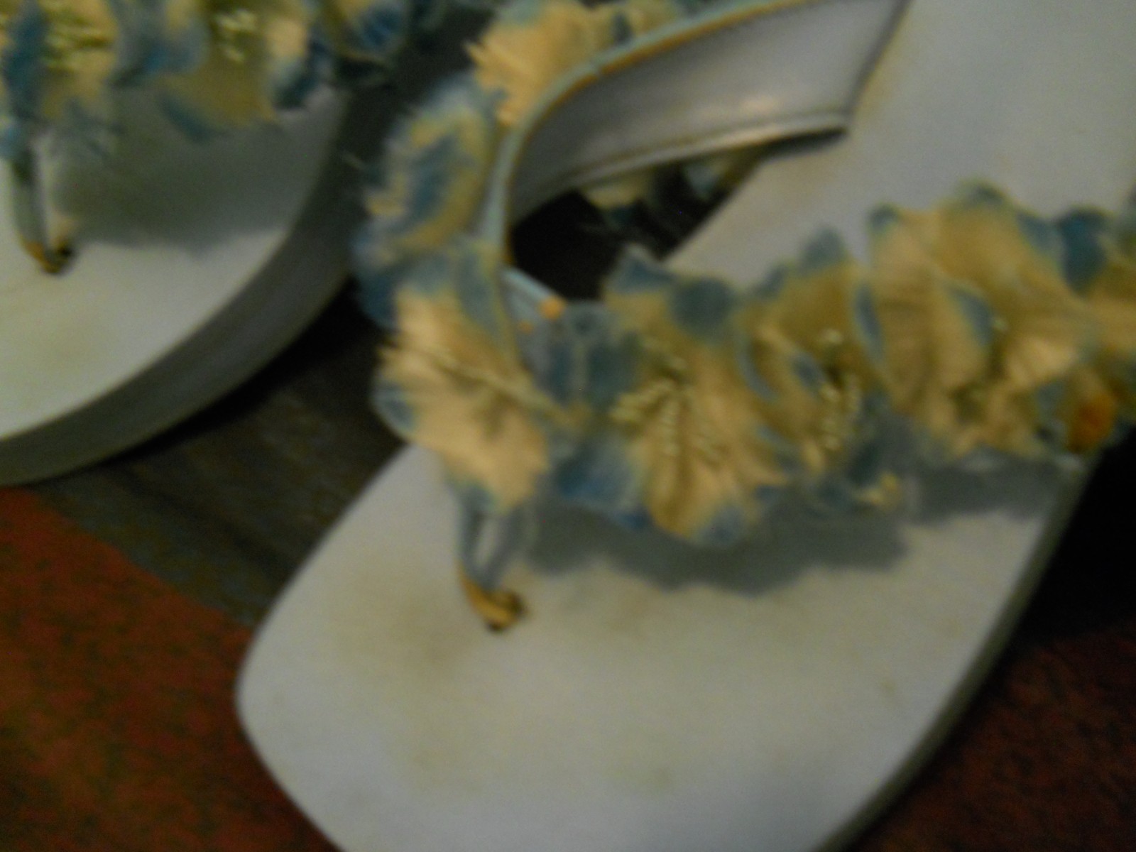 Vintage ~ Sand n Sun Blue Flip Flops with Floral Embellishment – US size 8-9
