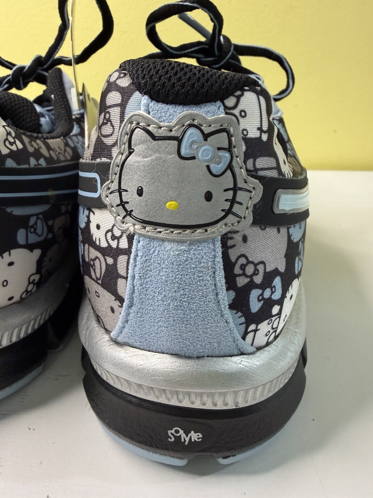 Asics Gel-Blur33 Hello Kitty Pattern Sneakers Size 8 Black/blue NEW W/O Box