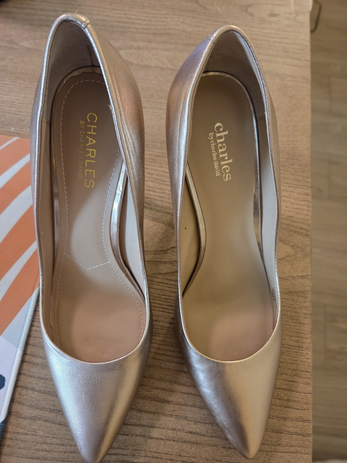 Charles By Charles David Women’s Rose Gold Leather Pumps US Size 10
