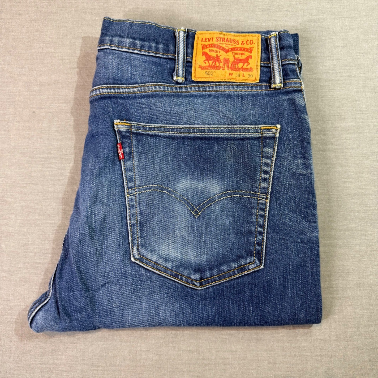 Levi’s 502 Regular Taper Jeans Mens 38×30 Blue Excellent Medium Wash Denim