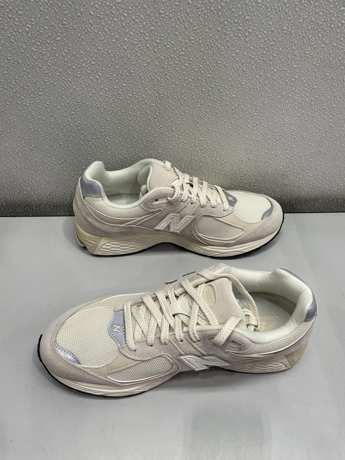 New Balance 2002R Lifestyle Sneaker Unisex M10, W11.5 In Taupe