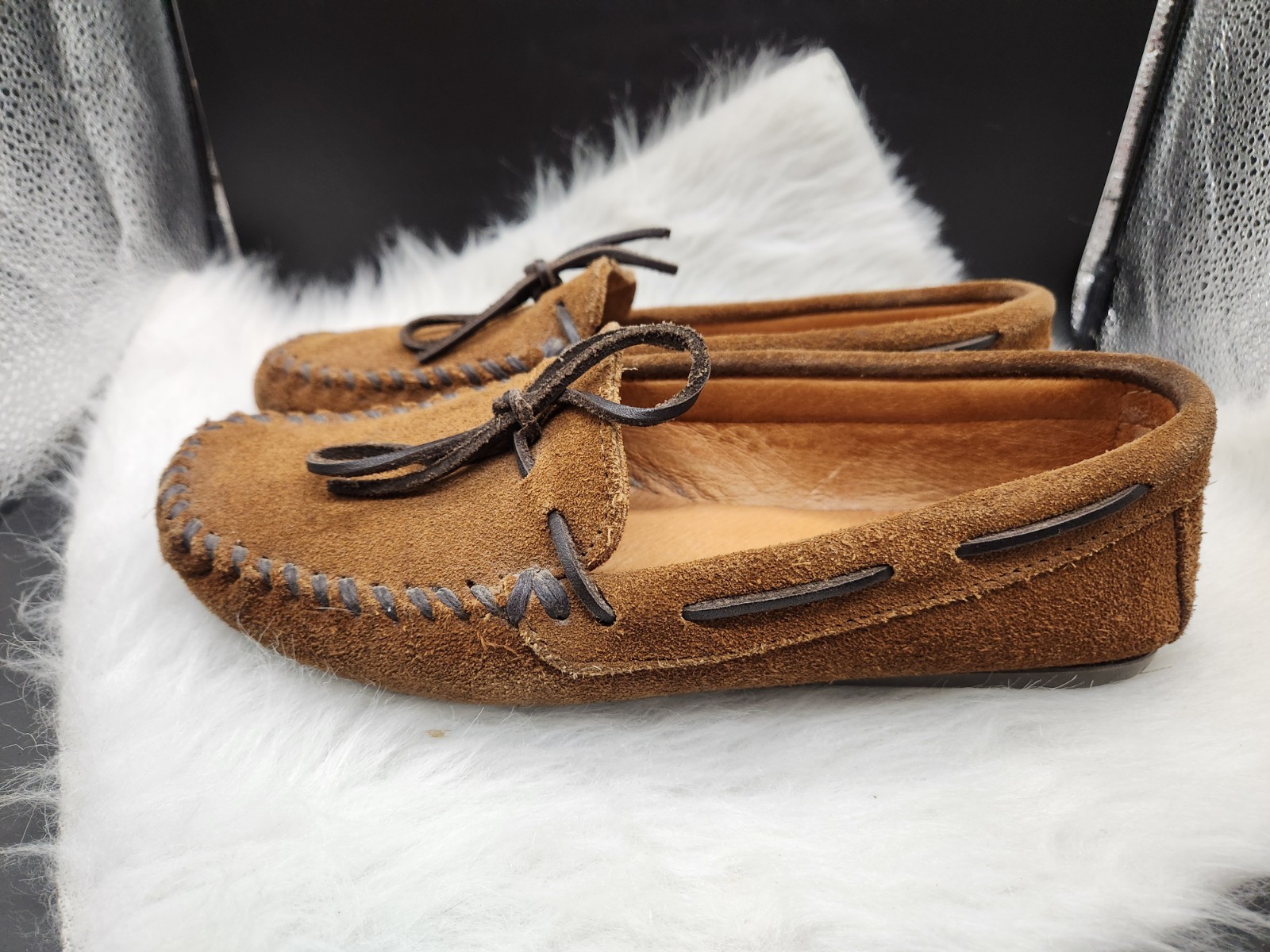 Minnetonka Classic Moccasins Men 7.5 Womens 9 Brown Suede Slip-On Casual 913