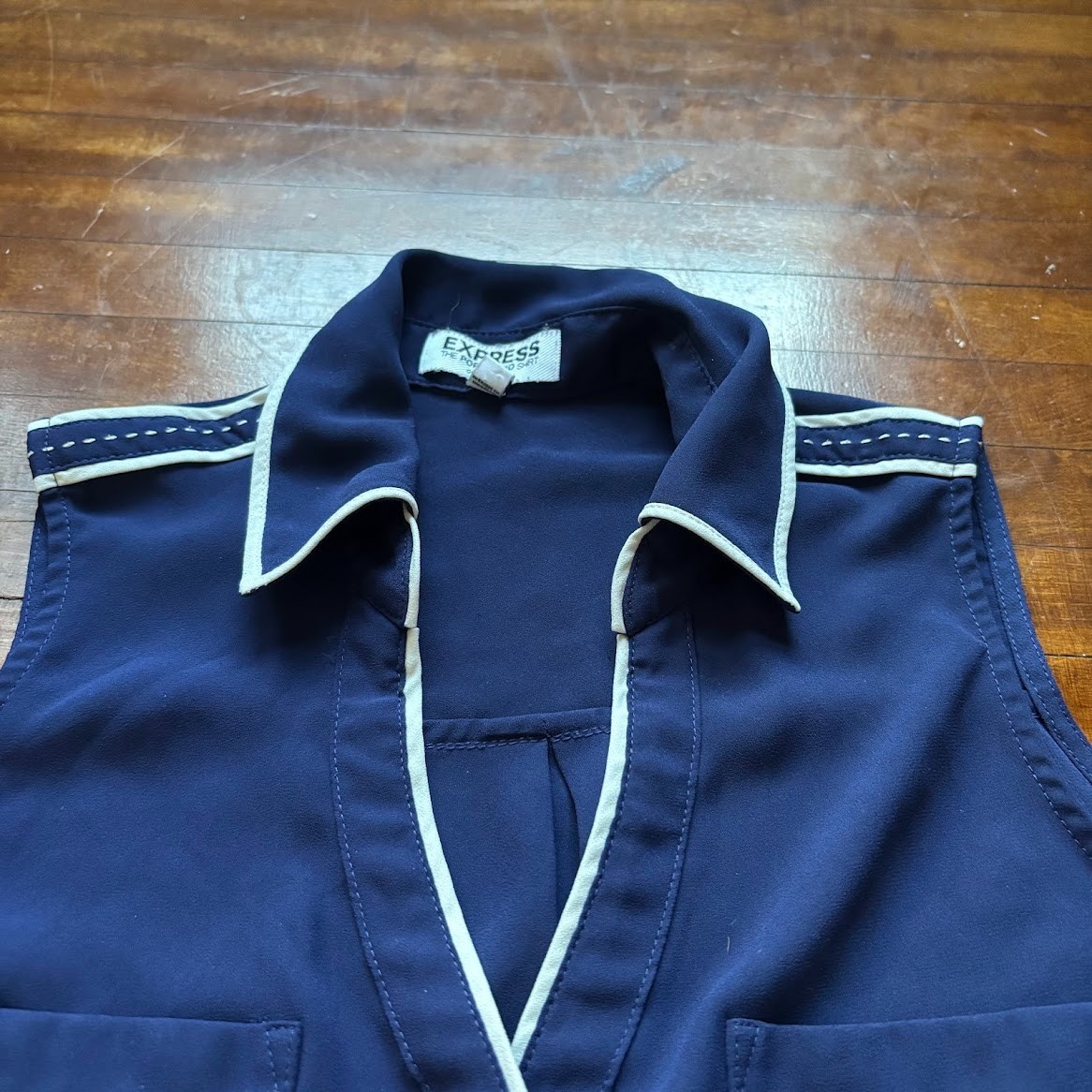 EXPRESS Portofino Sleeveless Top XS Sheer Navy Blue Relaxed Nautical Coastal EUC