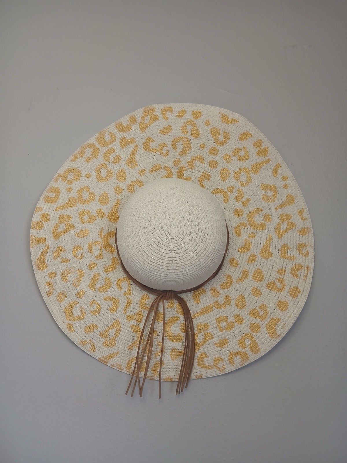 The Royal Standard Women’s Wide Brim Straw Sun Hat Leopard Print Ivory/Tan