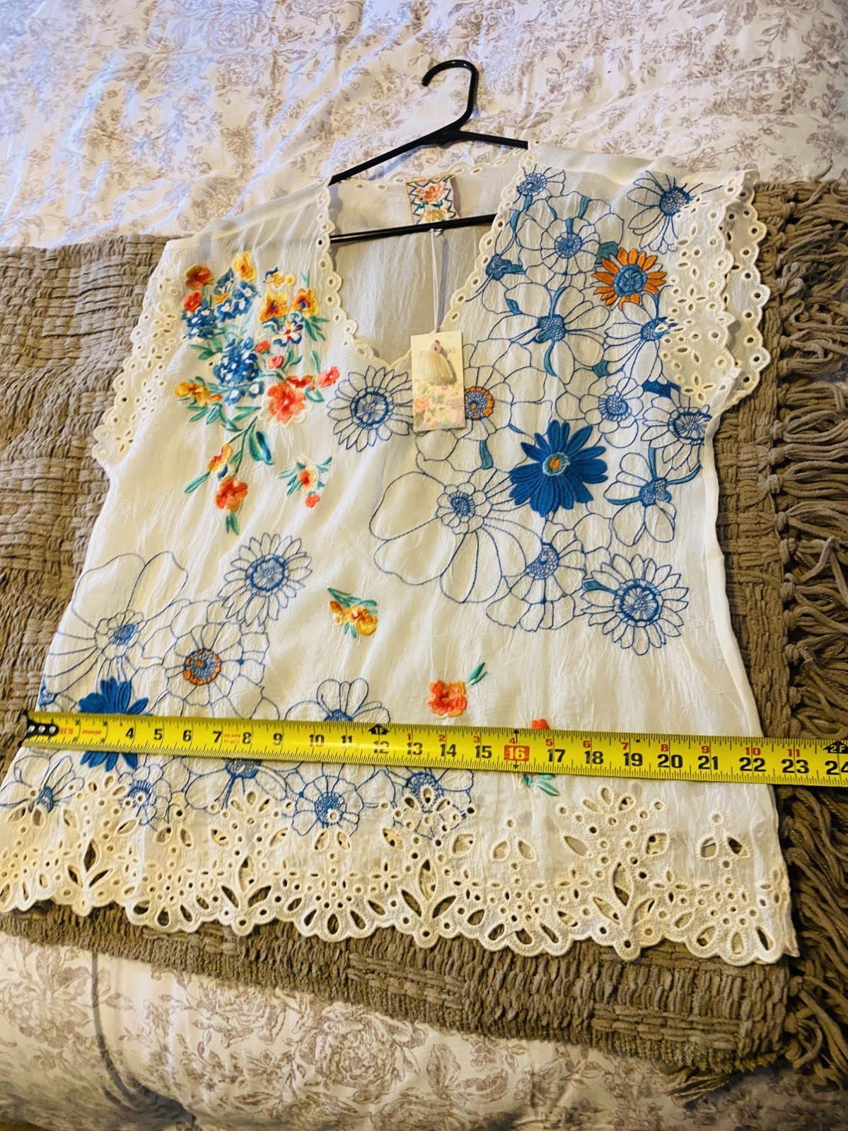 Johnny Was Women’s M White Sheer Floral Embroidered V-Neck Blouse read feedback