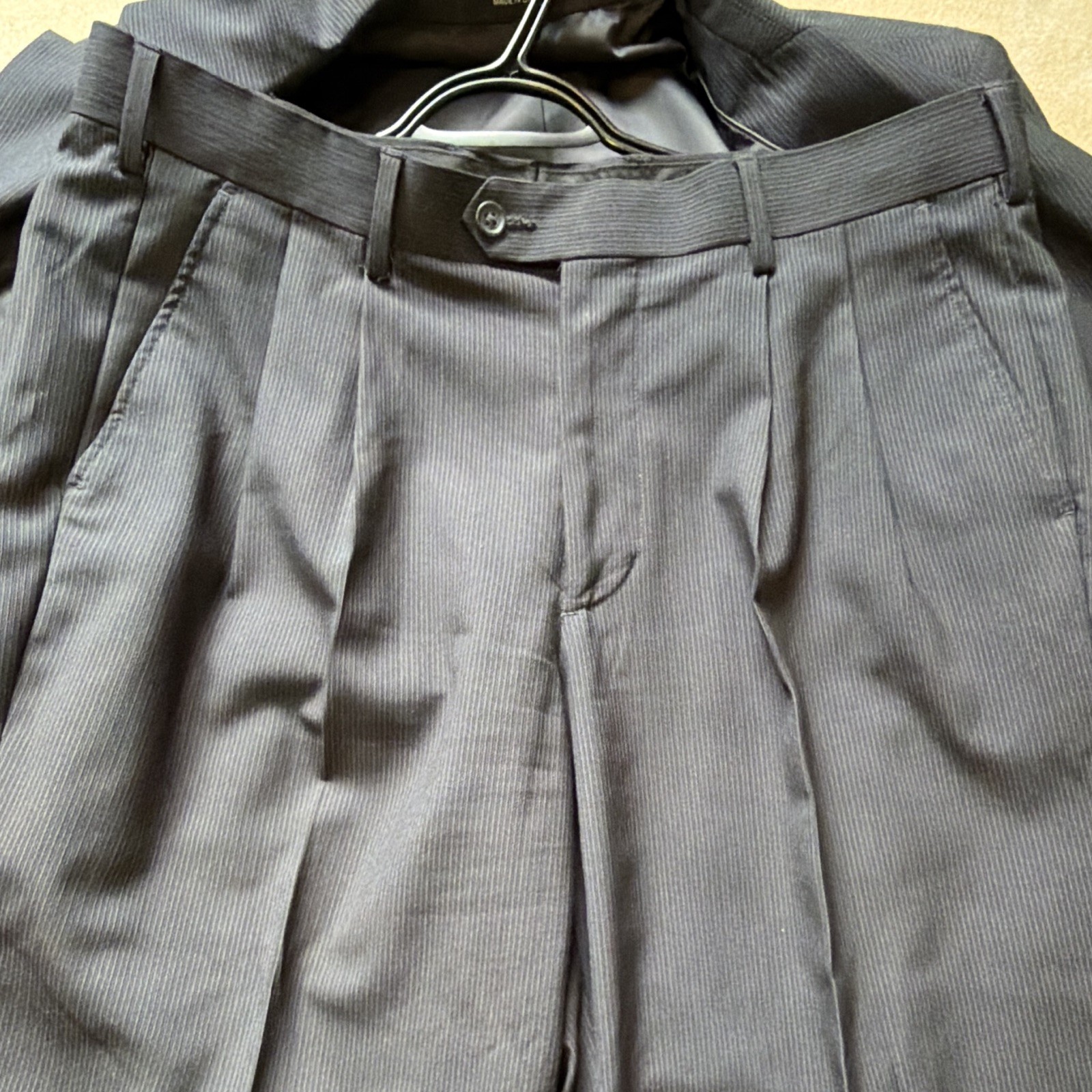 Van Heusen Men’s 2-Piece Gray Striped Suit 2SB 2-Button Pleated Notch Lapel