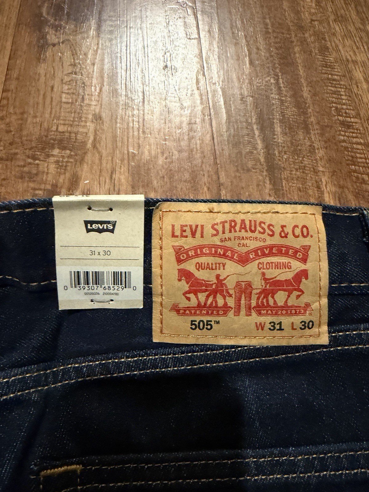 Levi’s Men’s Dark Wash 505 Blue Jeans Size 31×30 Regular Fit NWT (F658)