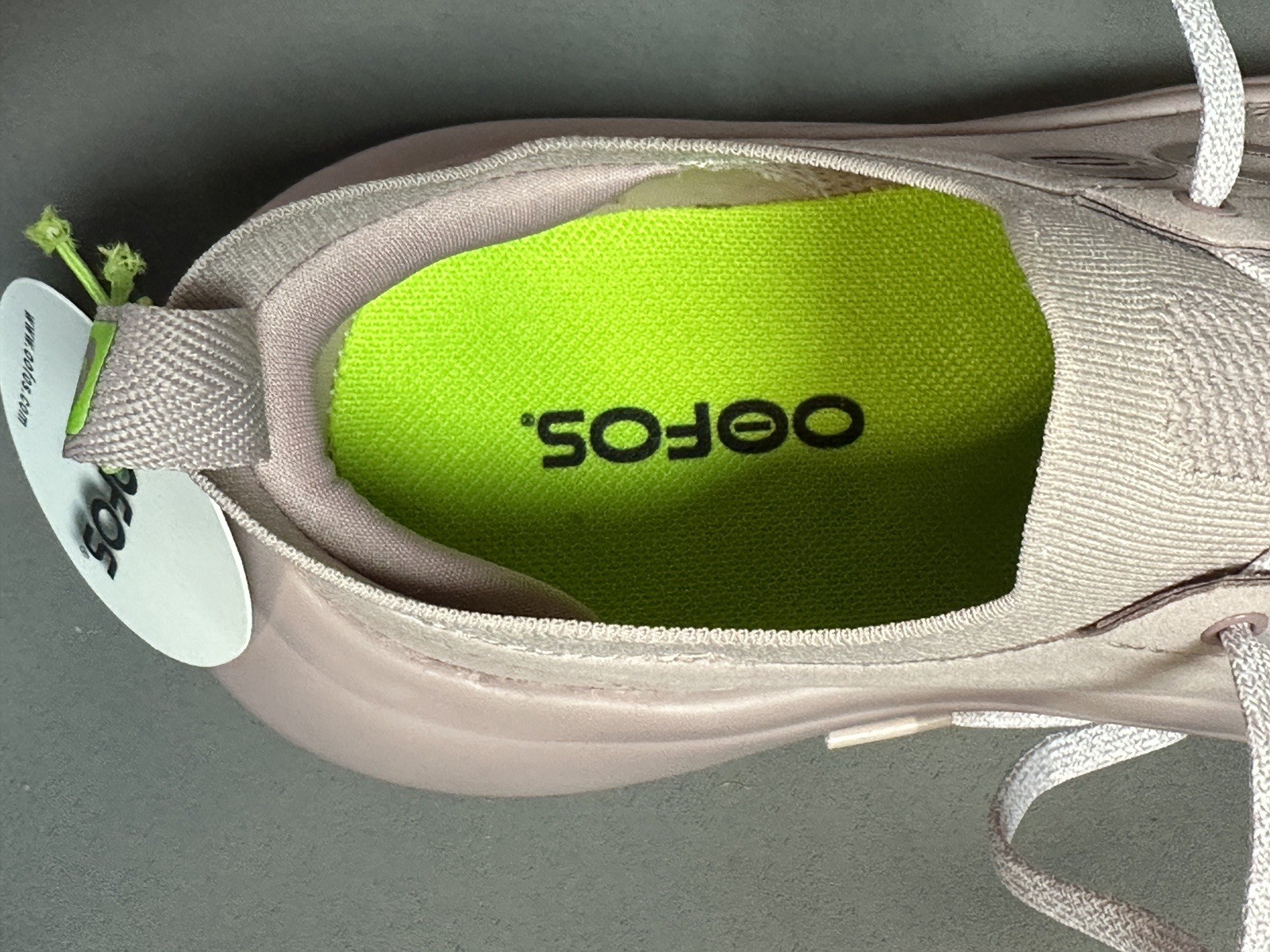 New OOFOS Women’s OOmy Stride in Stardust / White – Recovery Sneakers – Size 7