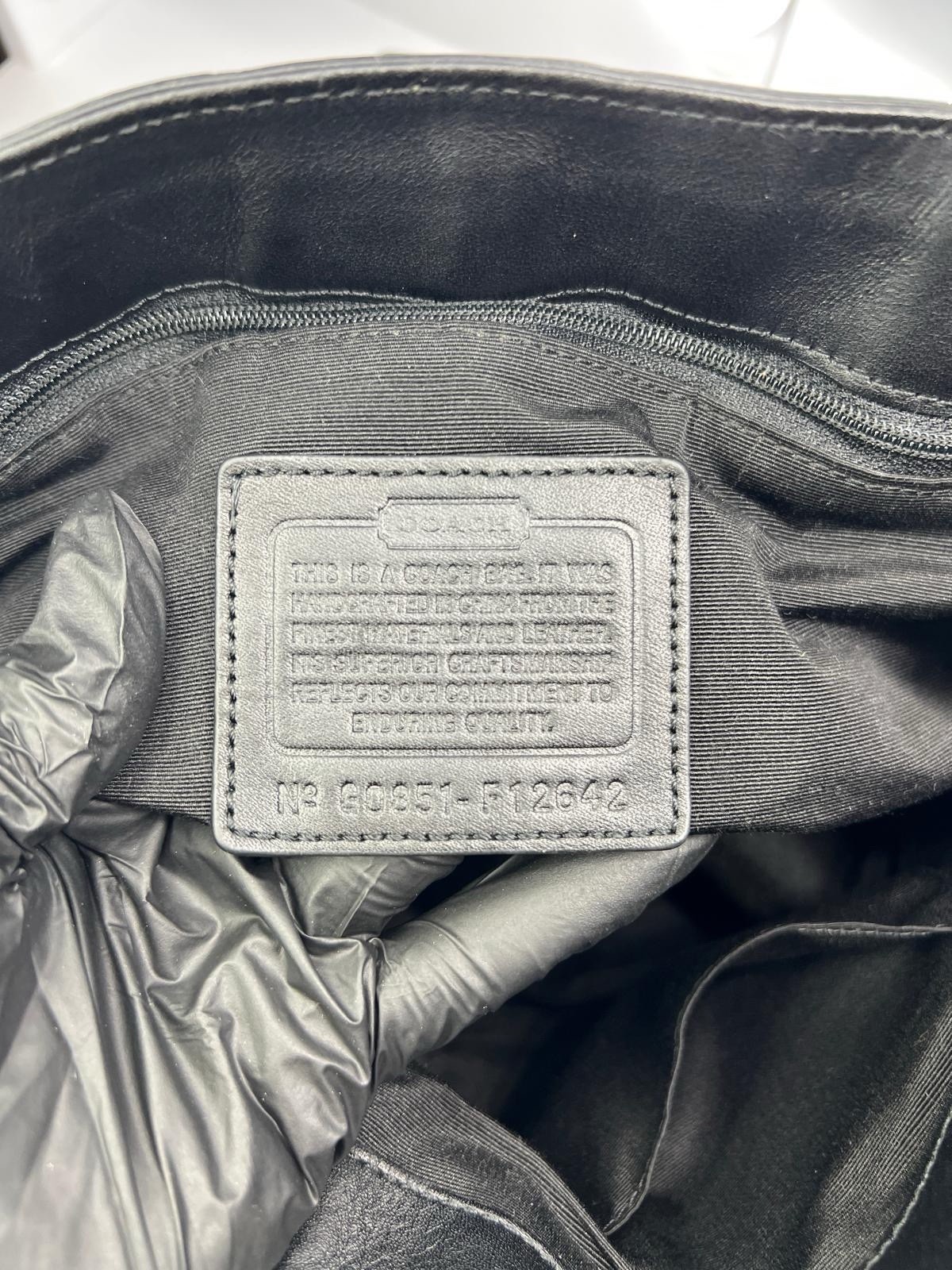 🖤 ​​​​Bolso Tote Coach Signature con Hebilla – Estilo Vintage Y2K 🖤