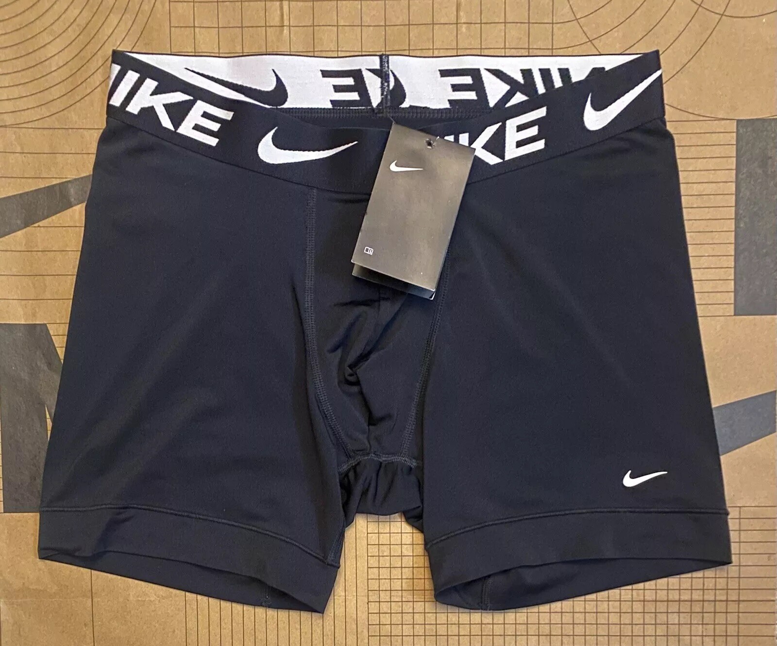 Nike Pro DRI-FIT 6″ Boxer Brief Compression Shorts – Black – Men’s Medium NWT