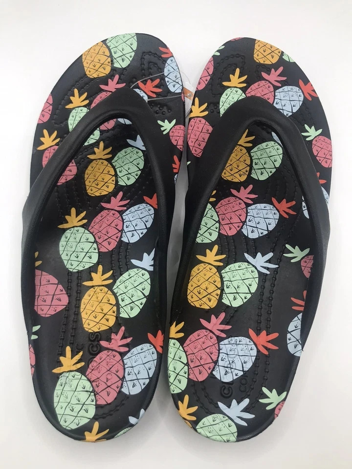 WOMEN’S CROCS KADEE II BLACK/MULTI PINEAPPLES FLIP FLOP BEACH/POOL SANDAL 7 NWT