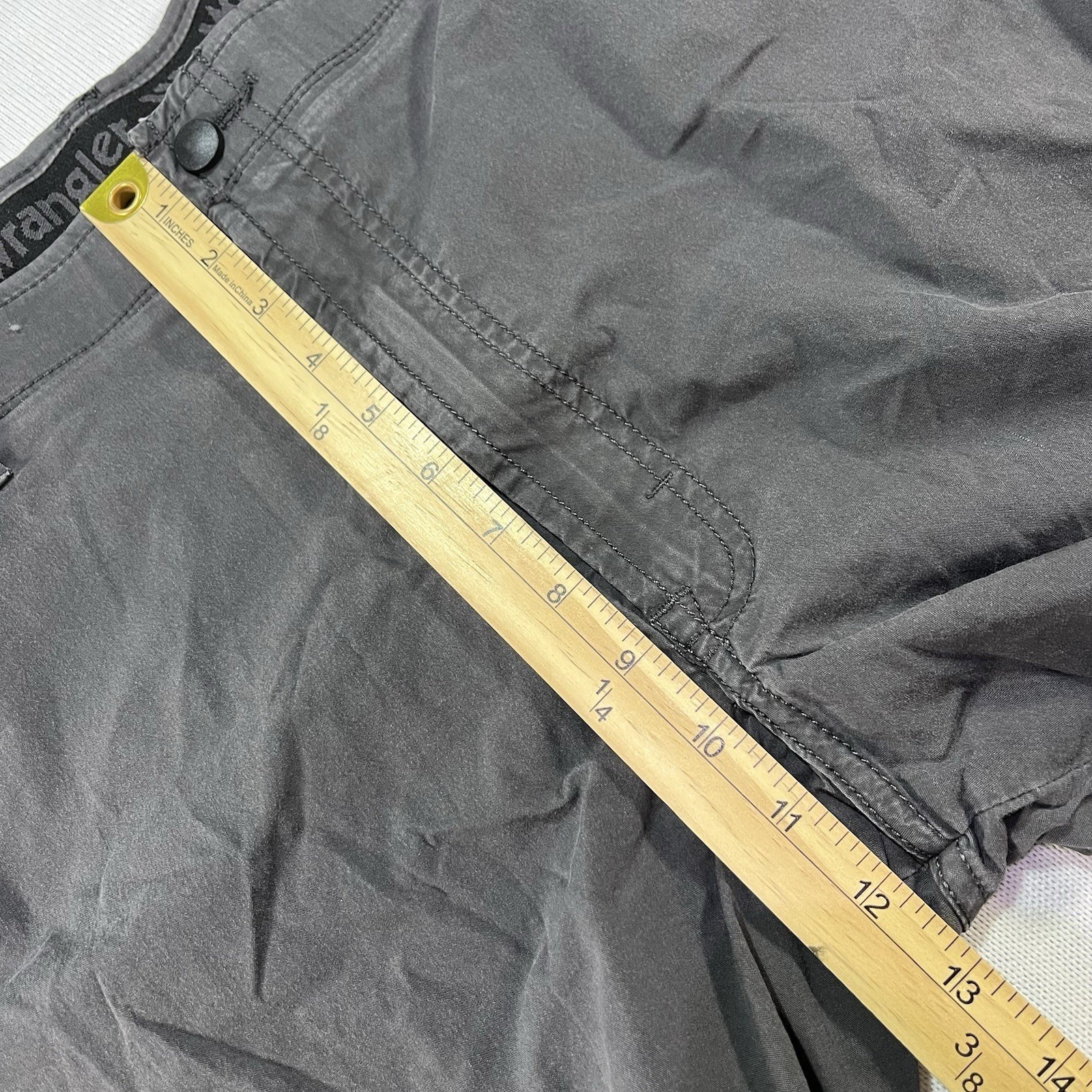 Wrangler Mens Cargo Shorts Size 36 Grey Charcoal Nylon Poly Stretch Y2K Baggy