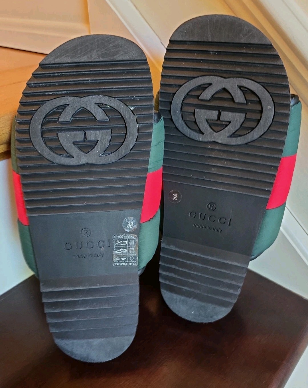 GUCCI Womens Padded Puffy Stripe Pool Slides EU 38 US8-8.5 Slipe On Nylon Rubber