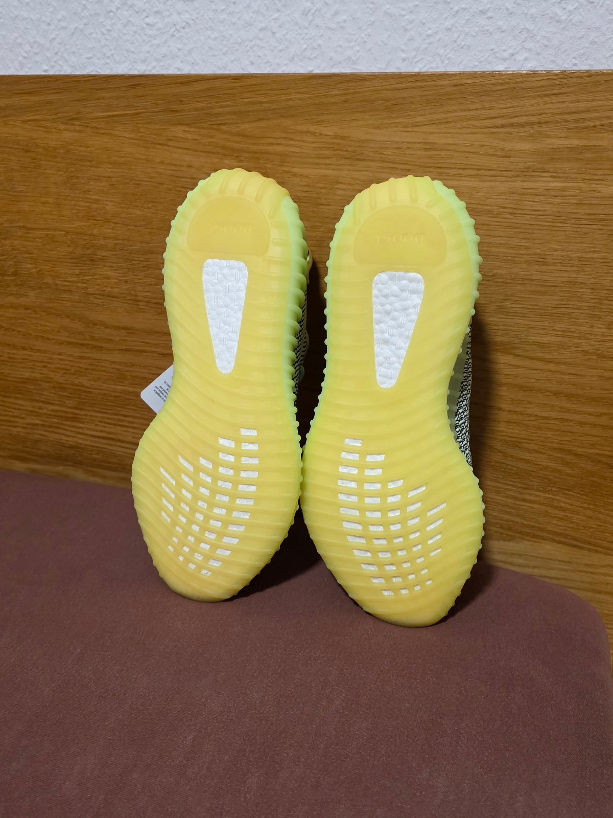 Adidas Yeezy Boost 350 V2 FW5191 Size EU 45 1/3 Yeezreel US 11 Neon Green UK 10.5