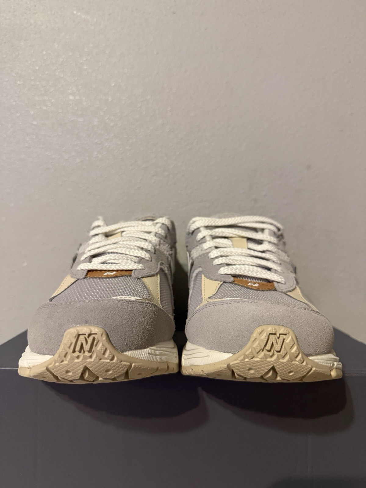 (M2002RSB) NIB New Balance 2002R grey/beige sz 8.5 Mens $145