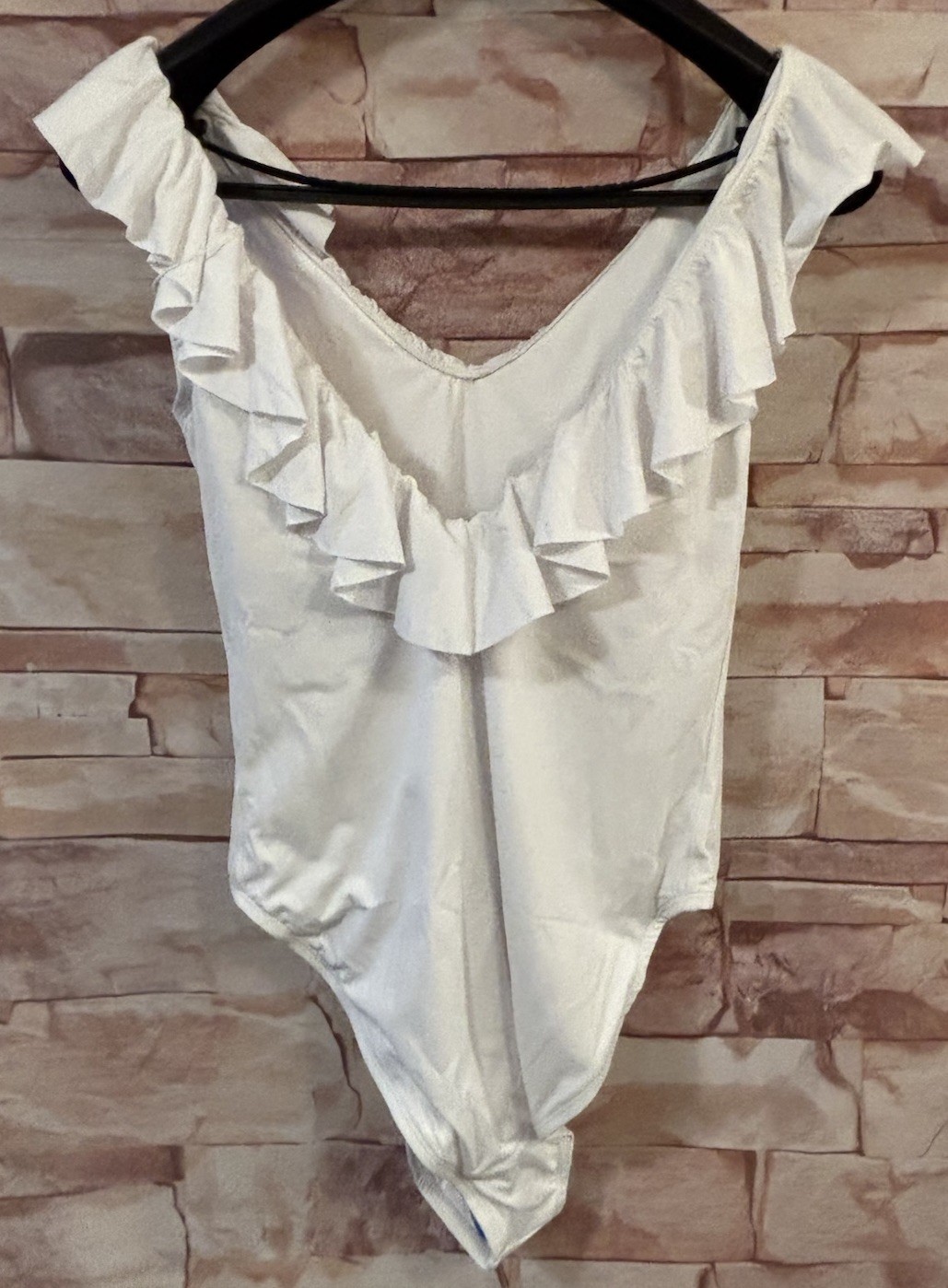 Liberty & Justice White 1 Piece Swimsuit w/ Ruffles. Size: XL.