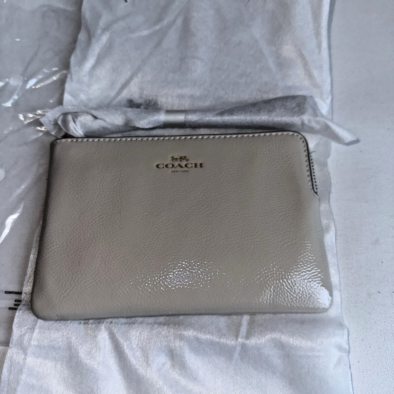 COACH CP483 Corner Zip Wristlet Chalk White Pebbled Leather Small Pouch Clutch
