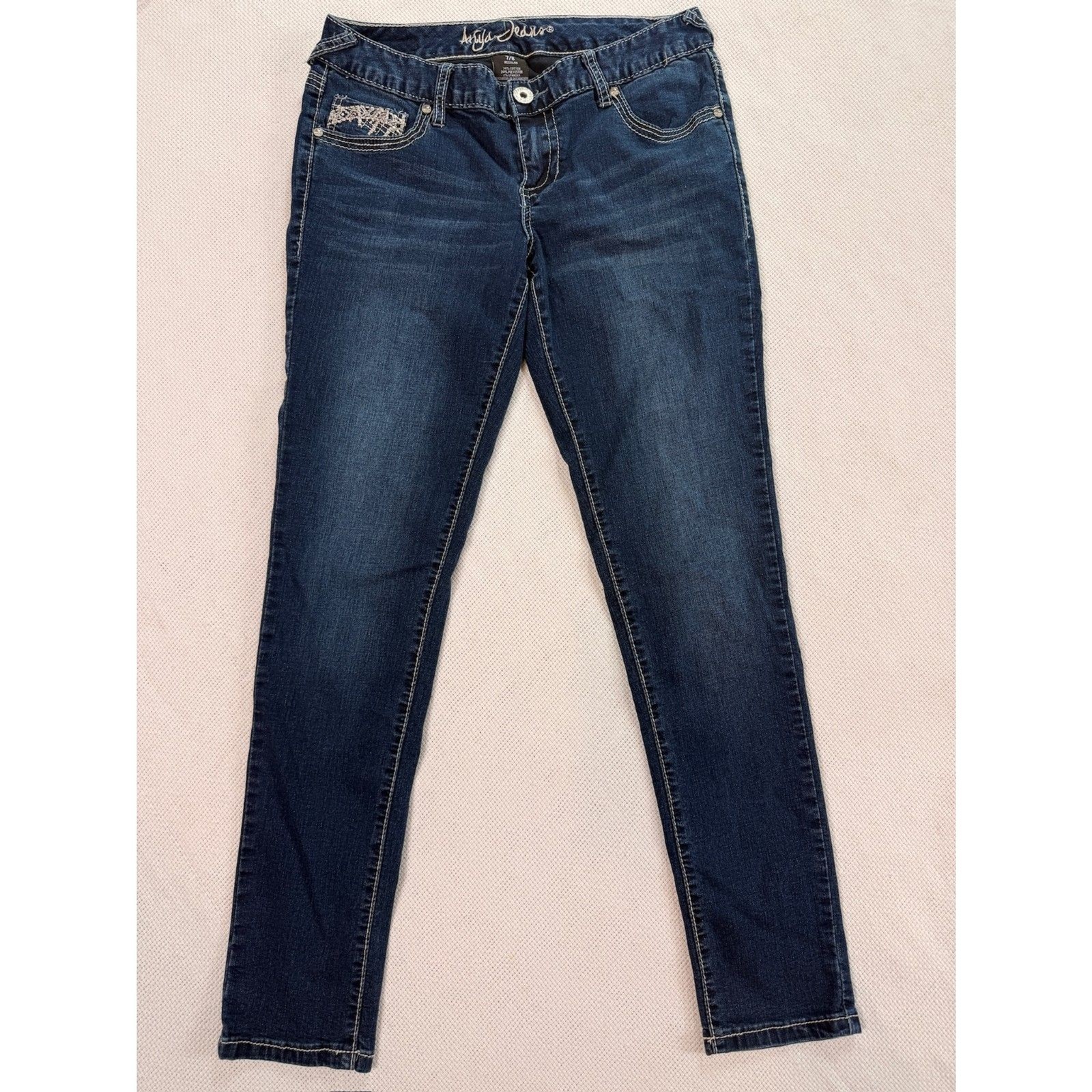 ARIYA JEANS Dark Wash Embroidered Skinny Jeans – Size 7/8 Regular