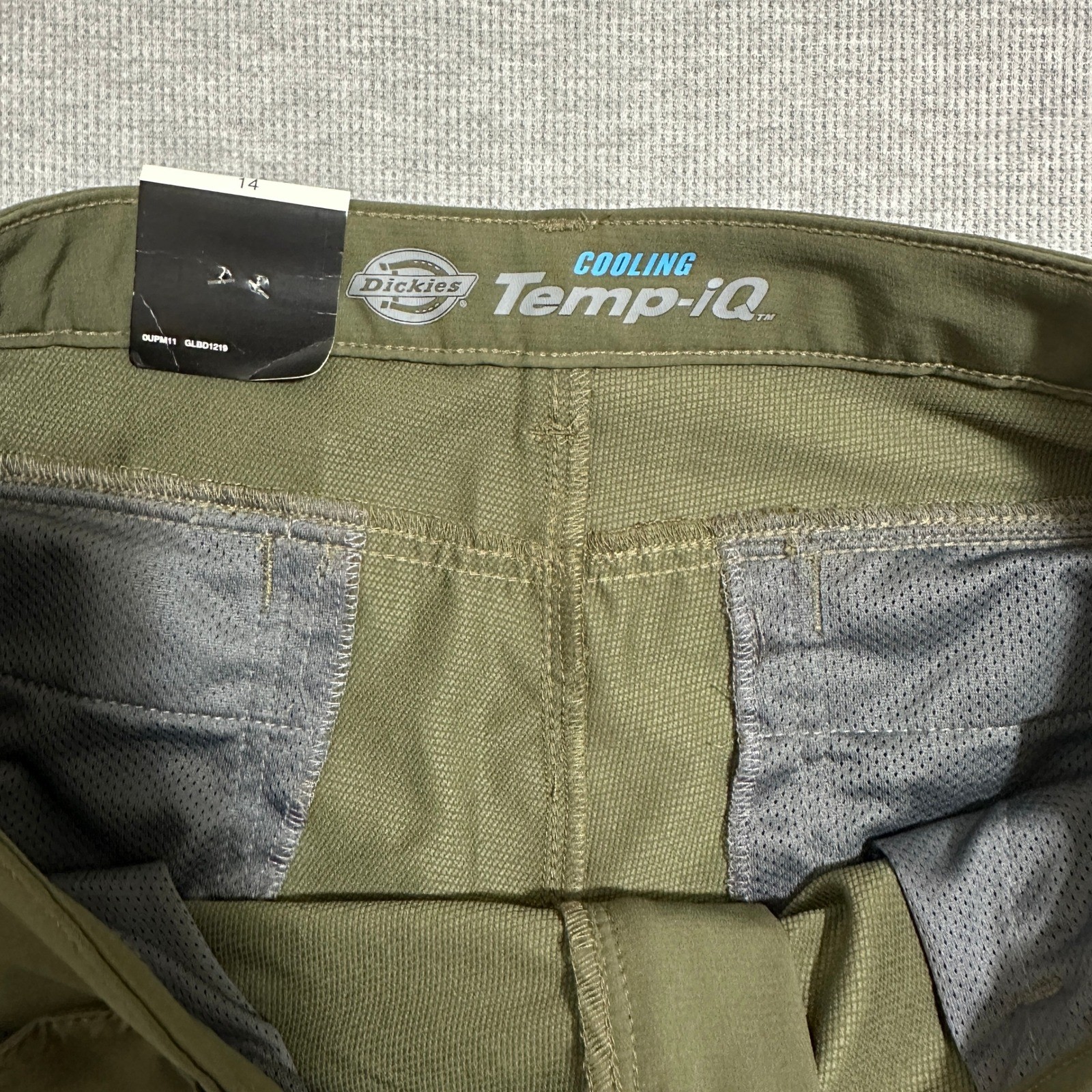 Dickies Temp-iQ Cooling Performance Shorts Moss Green Womens Size 14 NWT