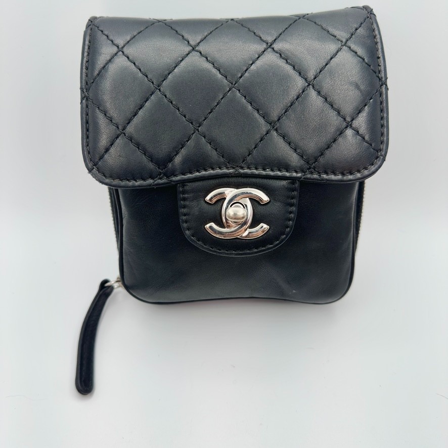 CHANEL Clams Wallet on Chain WOC Black Lambskin Silver Hardware 2012 Authentic