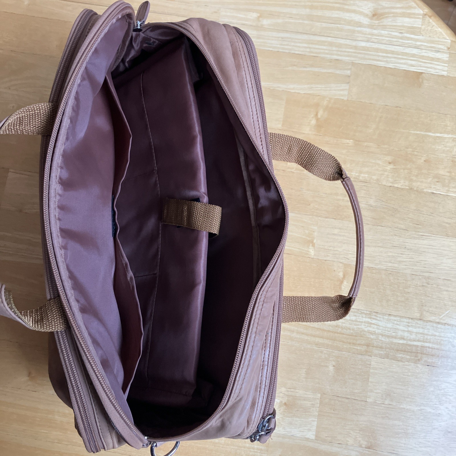 Wilsons Leather Laptop Messenger Bag With Strap 17″×13″×4″ Vintage Distressed
