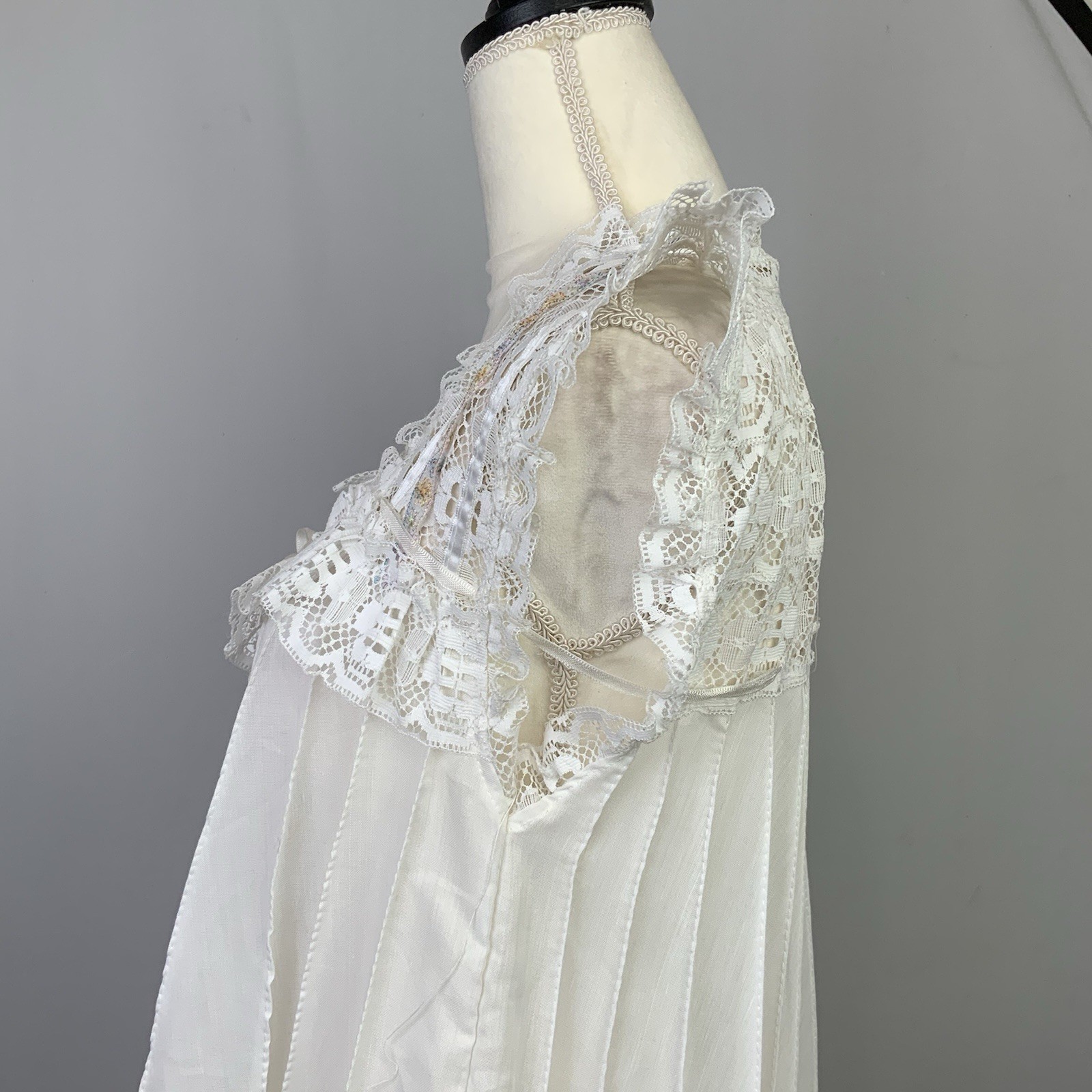 VTG White Prairie Lace Ribbon Ruffle Sheer Cottagecore Midi Dress Romantic