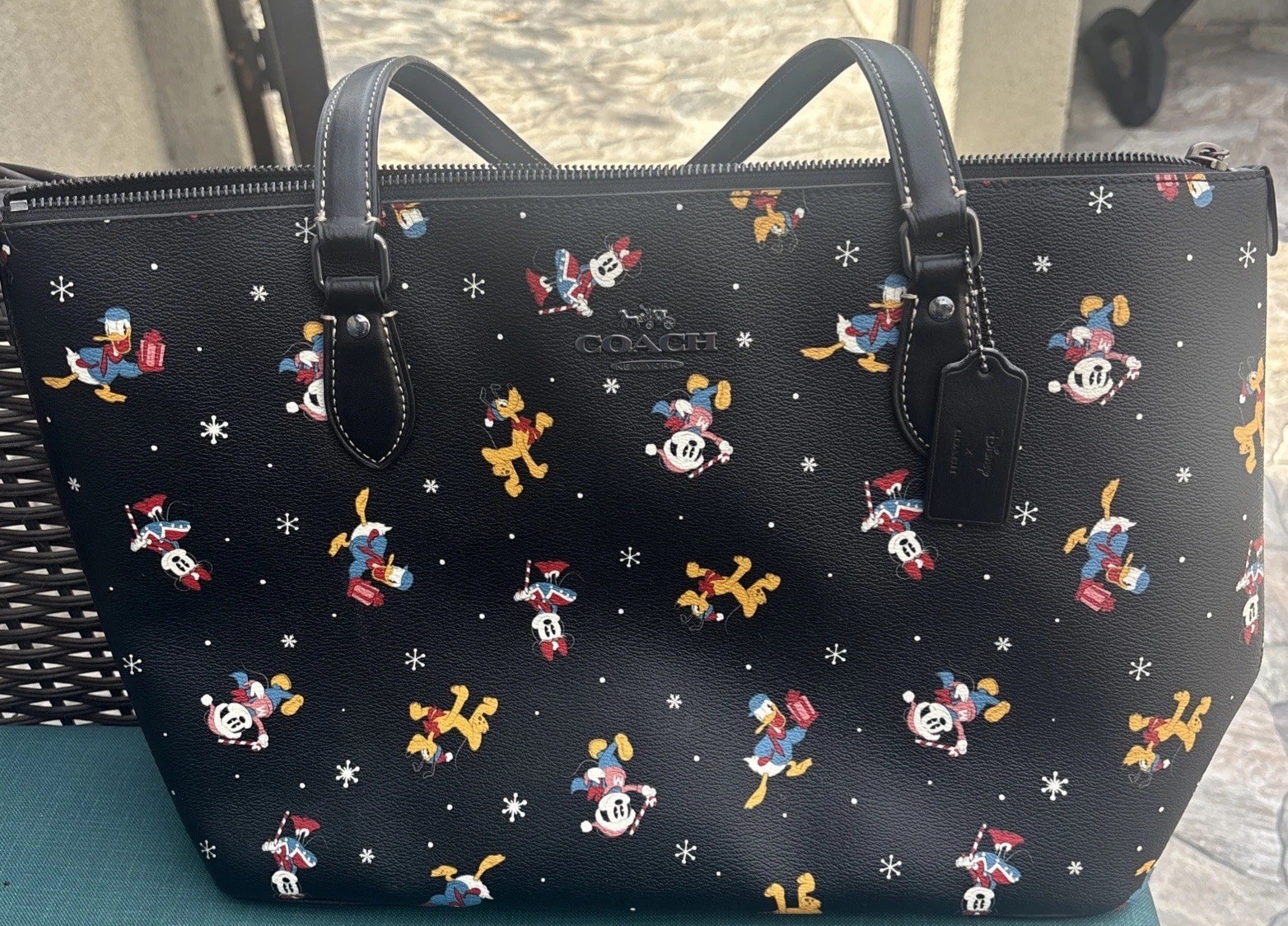 Coach x Disney CM189 Gallery Tote Black Holiday Mickey Donald Pluto NWT