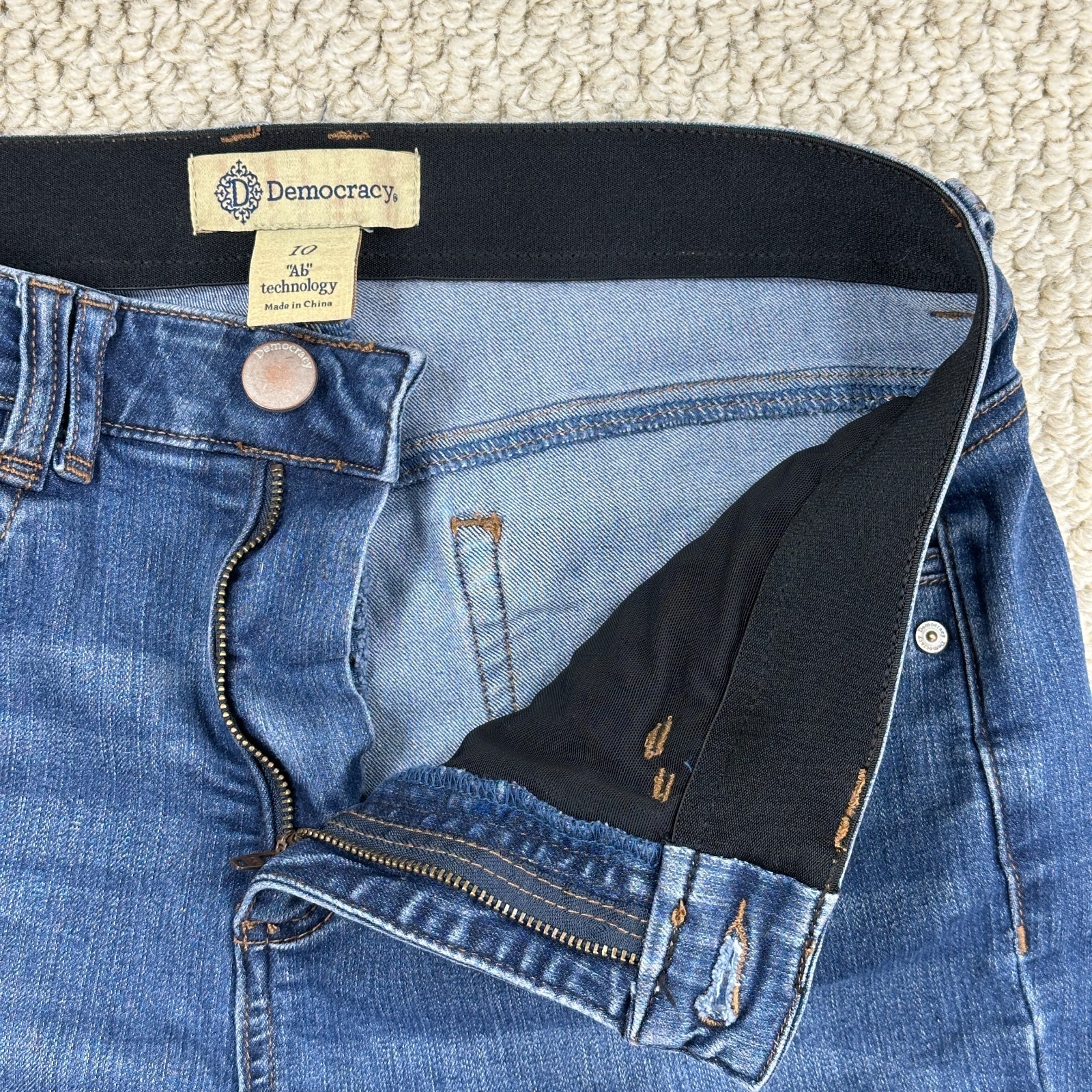 Democracy Jeans Womens 10 Blue Ab Technology Itty Bitty Bootcut Stretch Frayed
