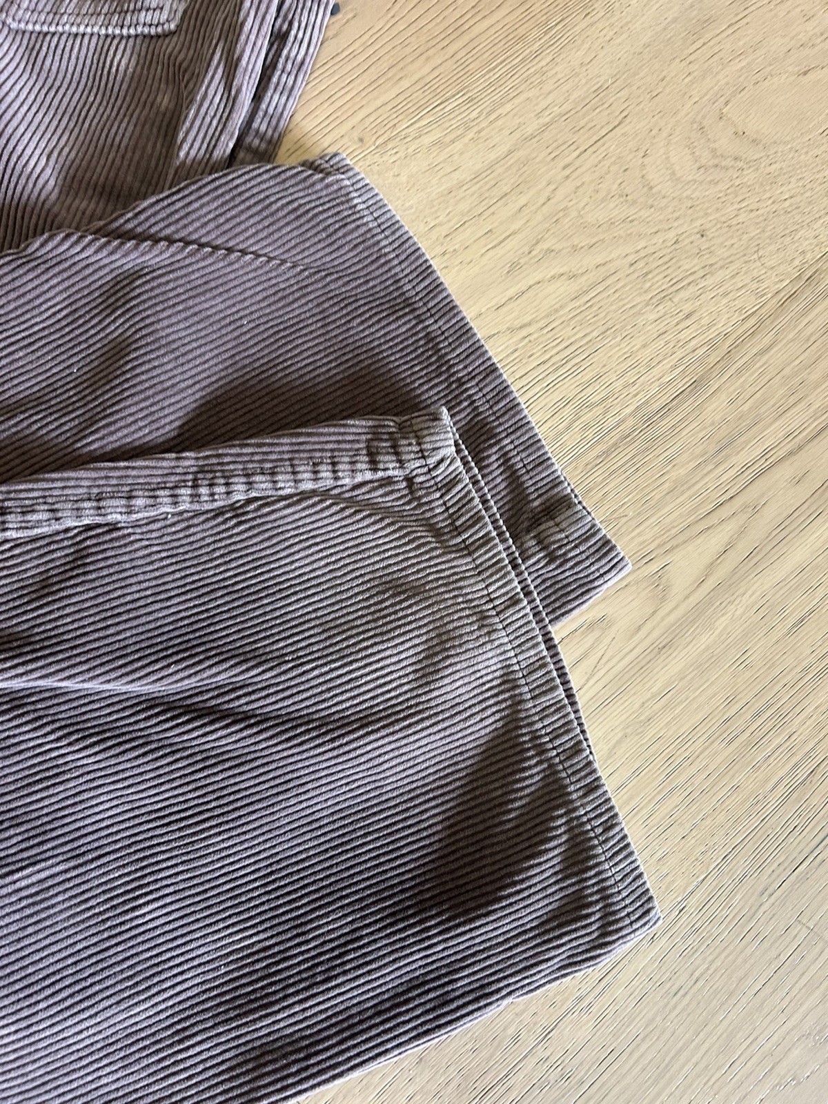 Vintage Levi’s 565 Pants Mens 34 x 32 Brown Corduroy Loose Fit Wide Leg USA