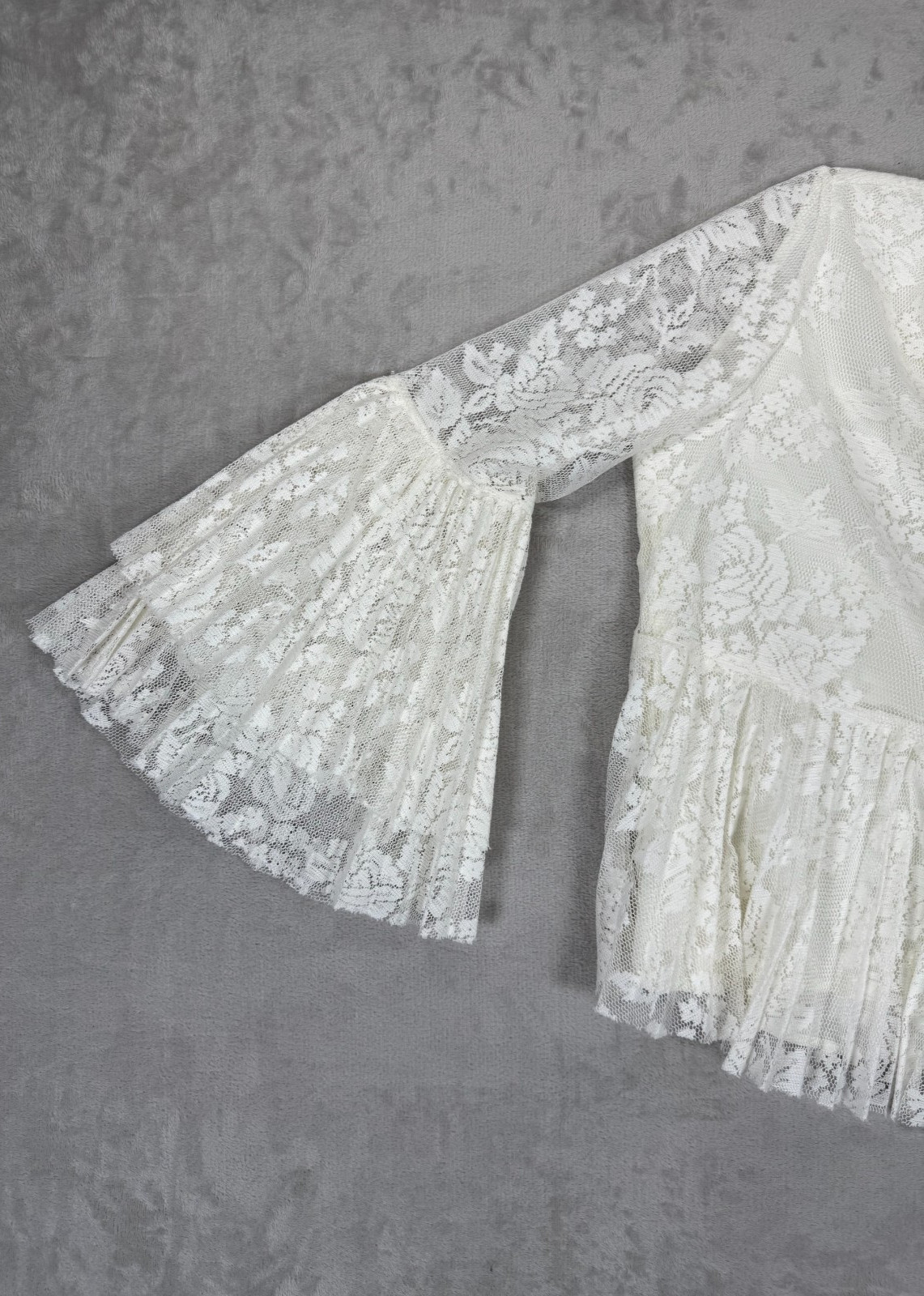 Dalia White Lace Bell Sleeve Peplum Top M Boho Cottagecore Festival Blouse
