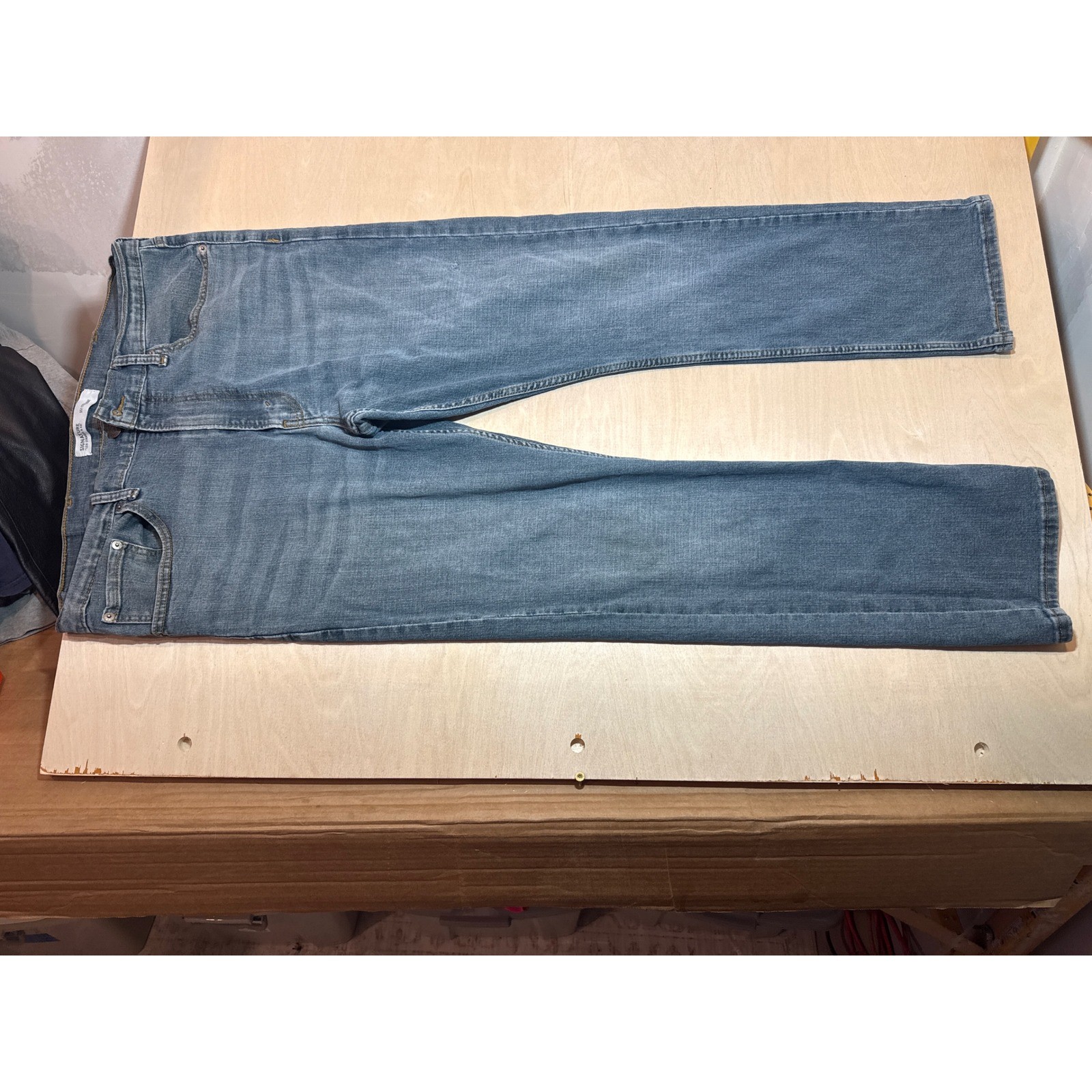 Signature by Levi Strauss S51 Straight Leg Mens Blue Jeans 38×32 Medium Wash