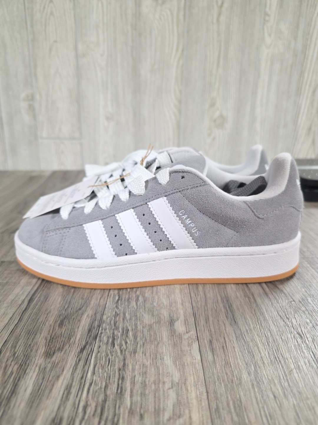 Adidas Campus 00s J Sneakers Suede Gray White Gum Boys Size 5 1/2 D NEW NO BOX!