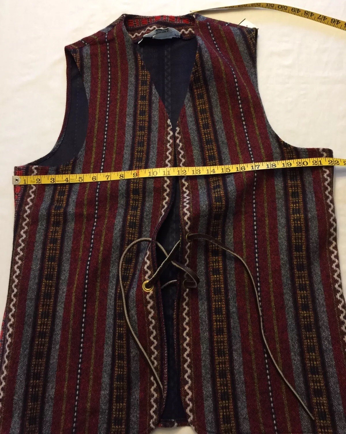 Woolrich Wool Vest Multi Patterned Large Lg L Leather Closure GUC – See Details