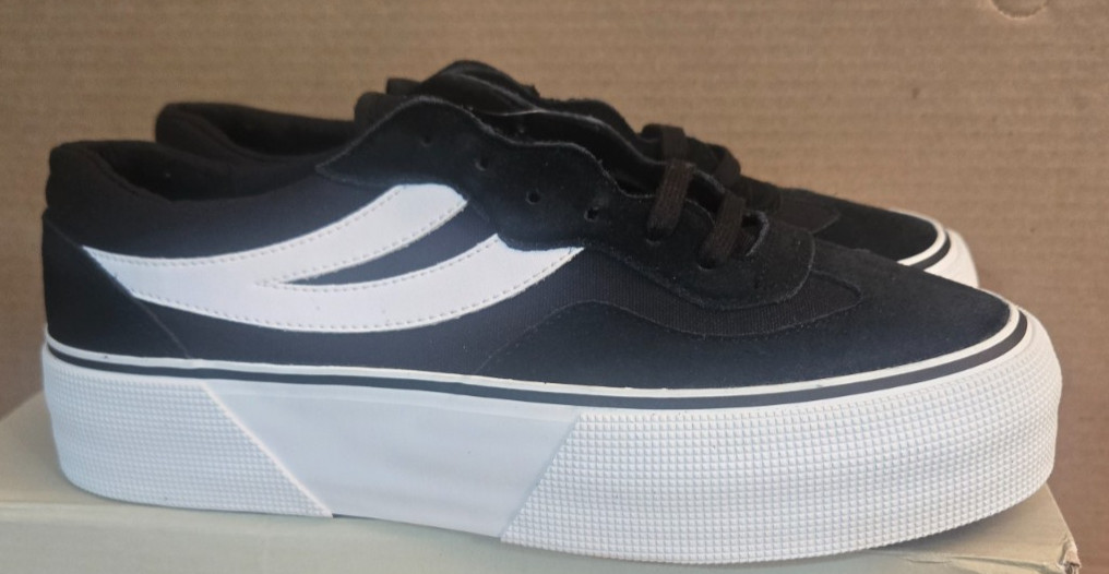 Superga 3041 Revolley Colorblock Platform Sneaker 8.5 Men/10 Women Black/White